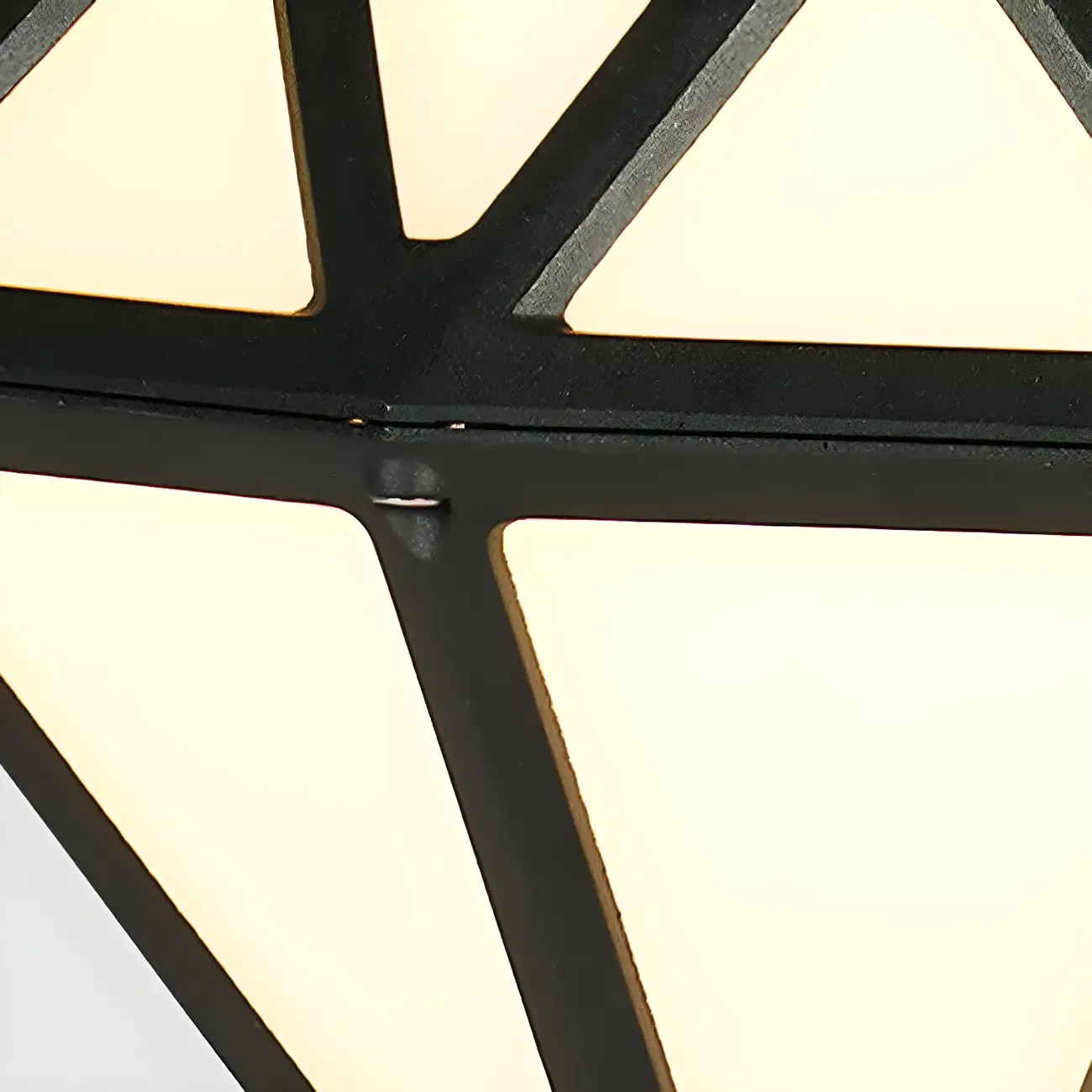 Black Metal Diamond-Design Post Cap Light