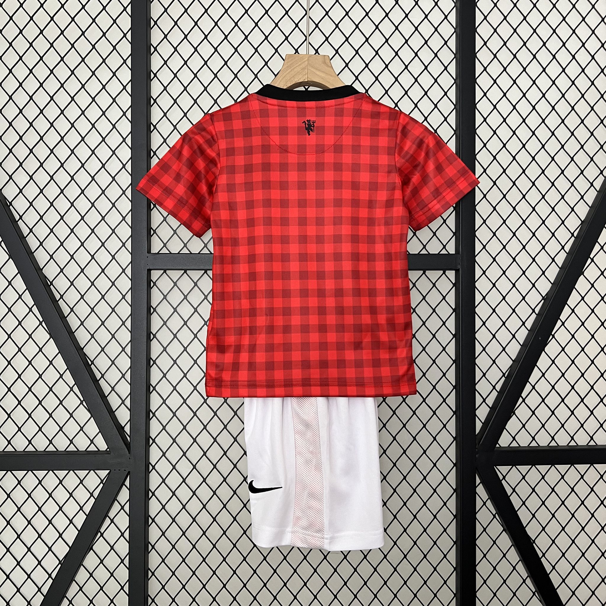 Kit Enfant Manchester United domicile Rétro 12/13