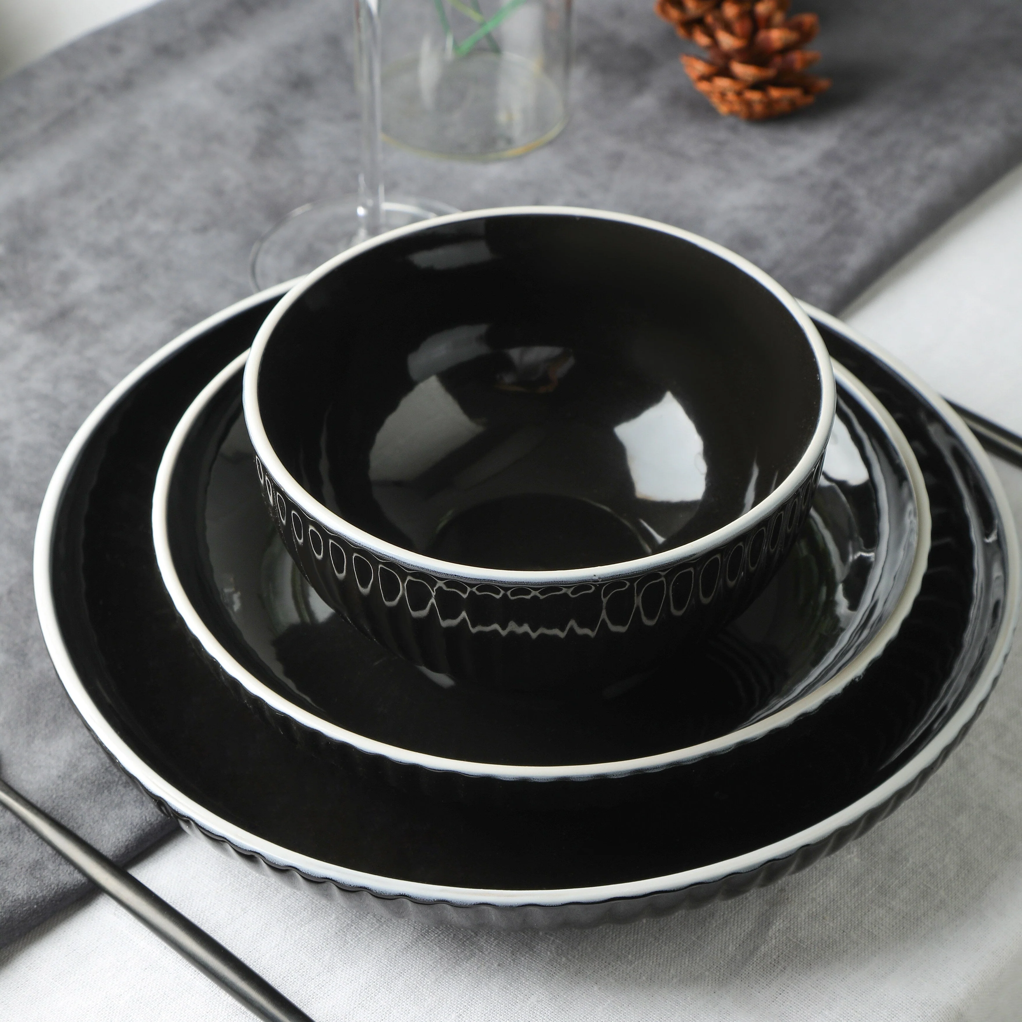 Christian Siriano Lustra Stoneware Dinnerware Set