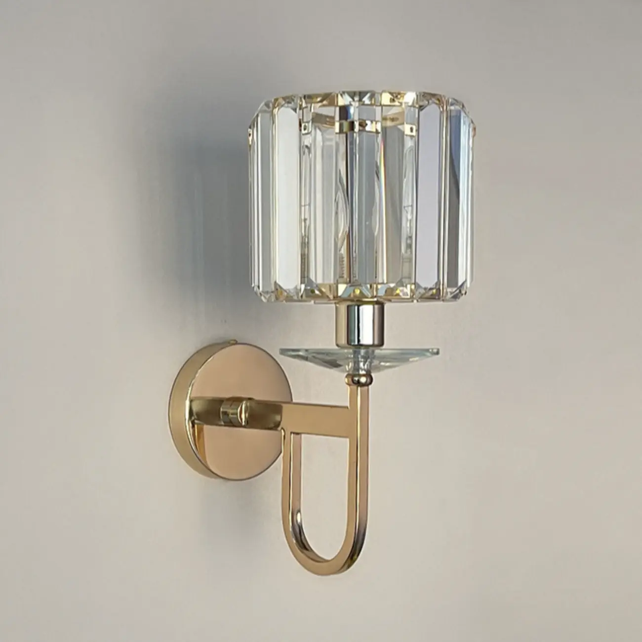 Elegant Crystal Smooth Gilded Metal Wall Sconce