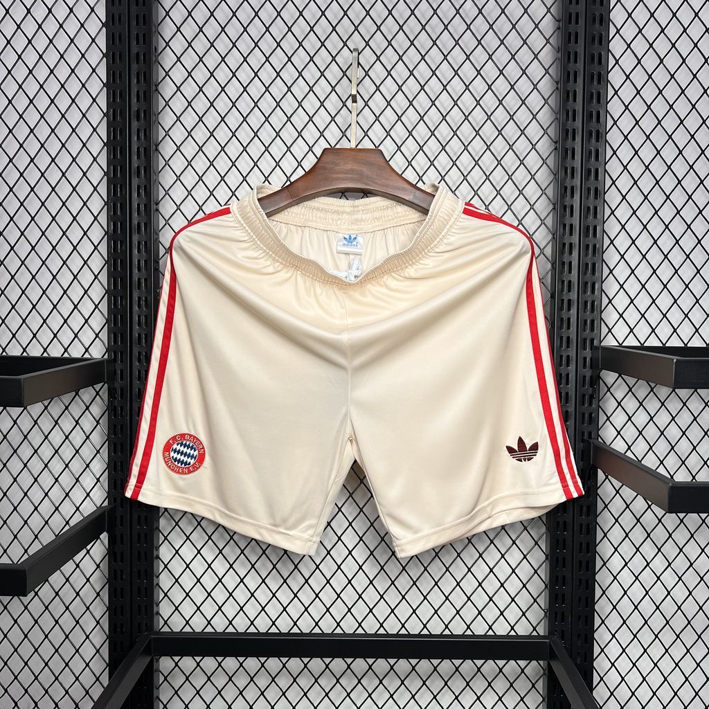 Short Bayern Munich third 2024/25