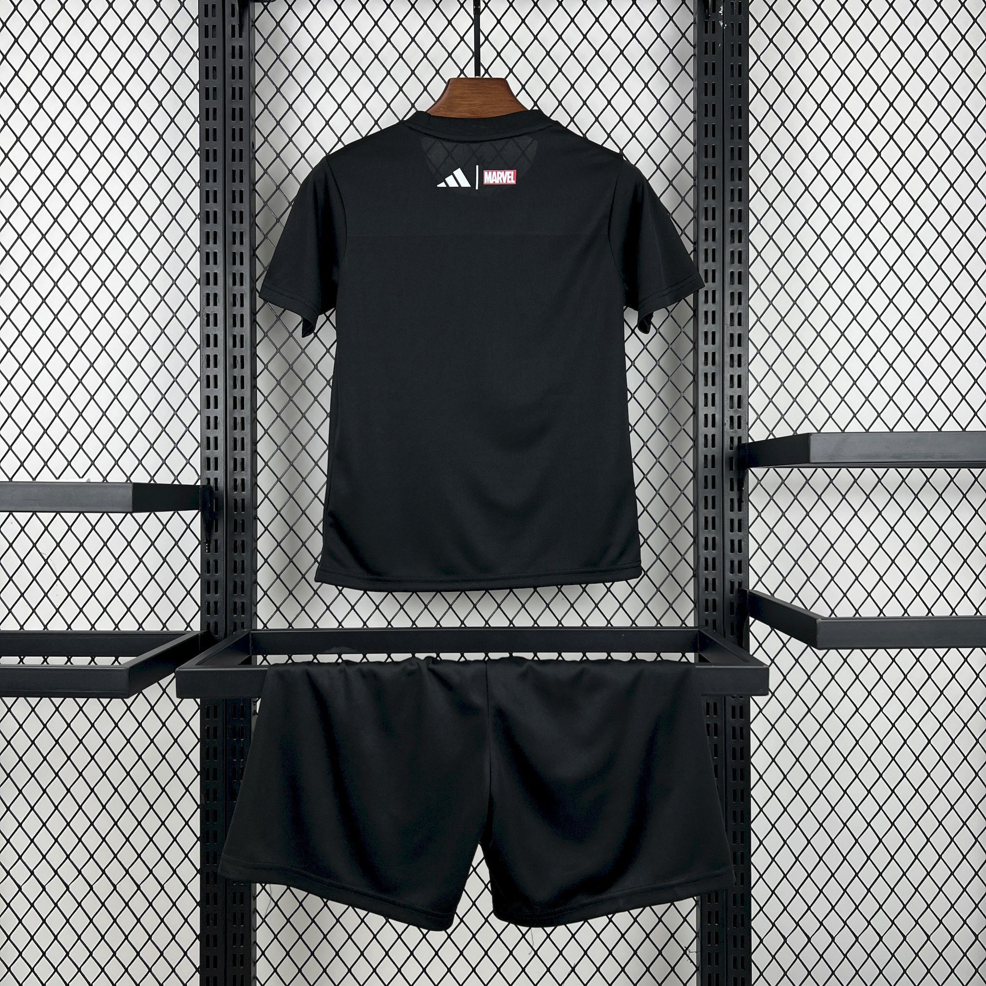 Kit Enfant Real Madrid Concept 2025/26