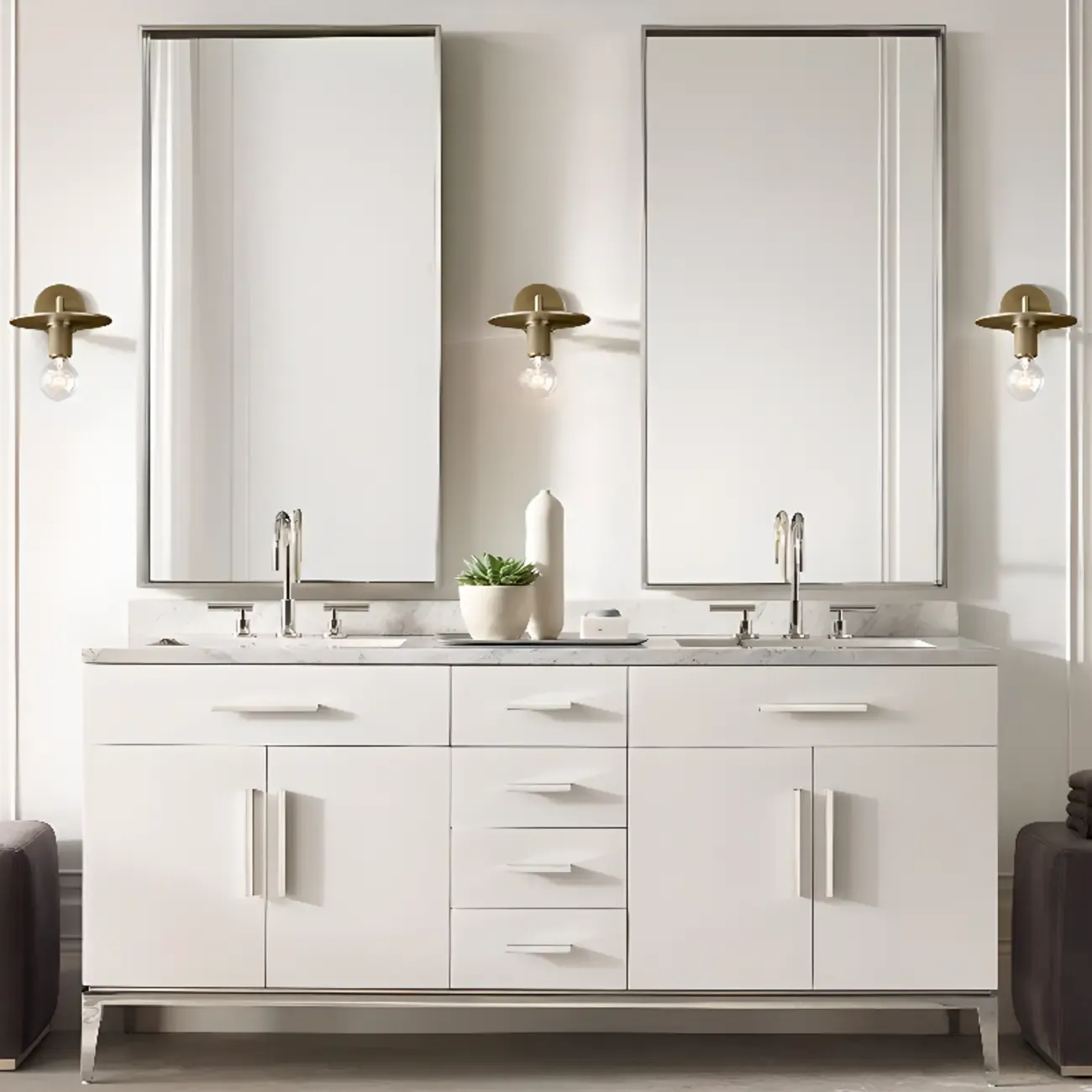 Versatile Bathroom Mini Vanity Light with Clear Glass Shade