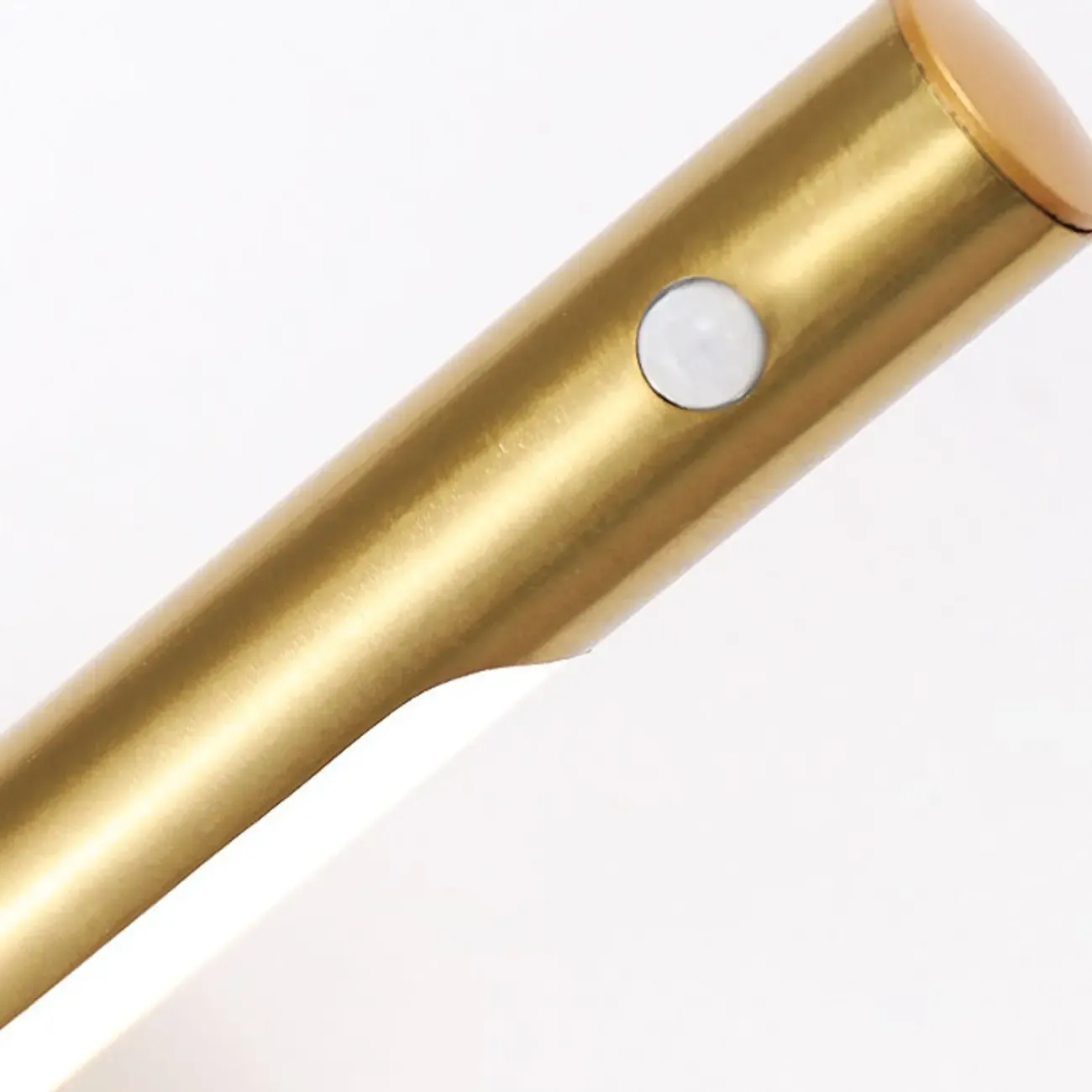 Stylish Metal Linear Natural Light LED Bathroom Vanity Light