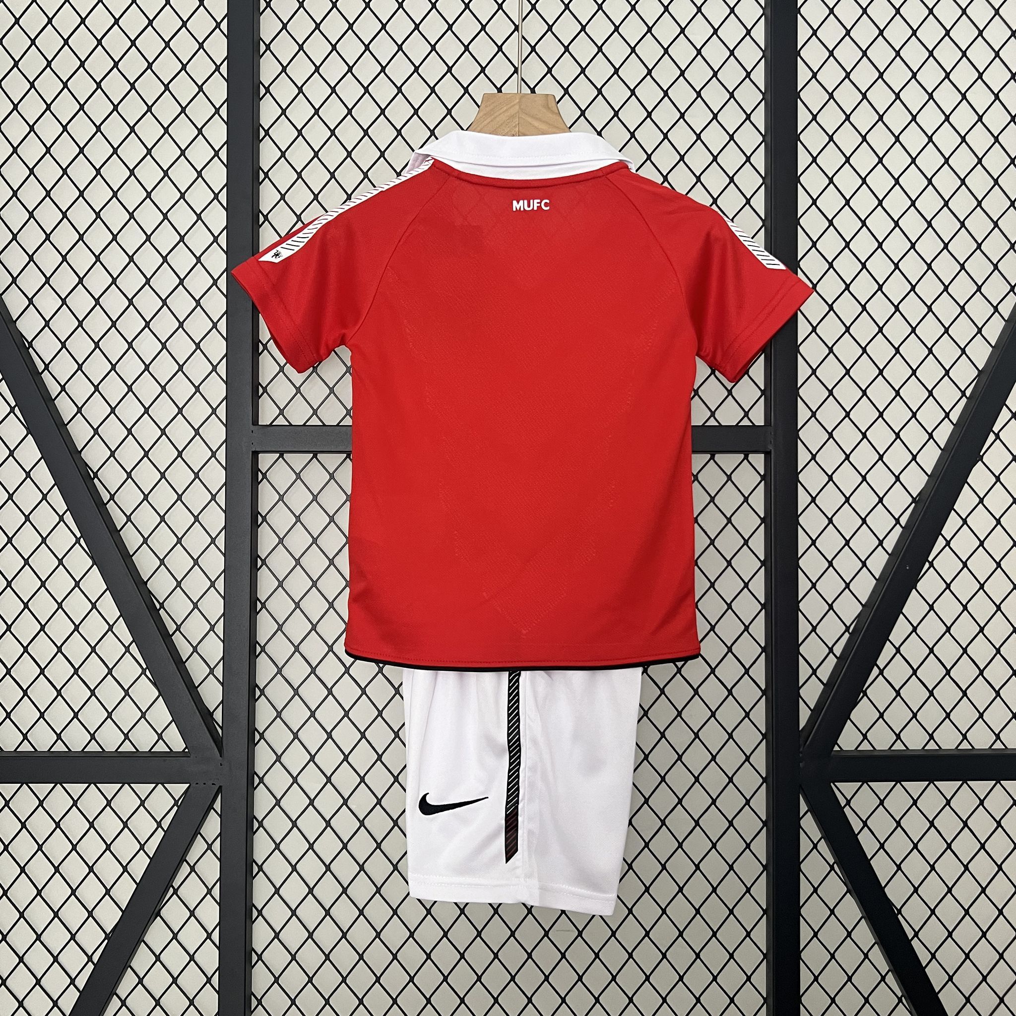 Kit Enfant Manchester United domicile rétro 10/11