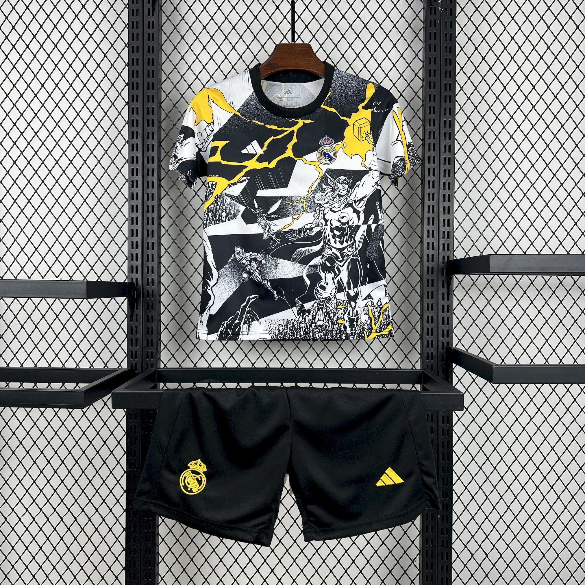 Kit Enfant Real Madrid Concept 2025/26