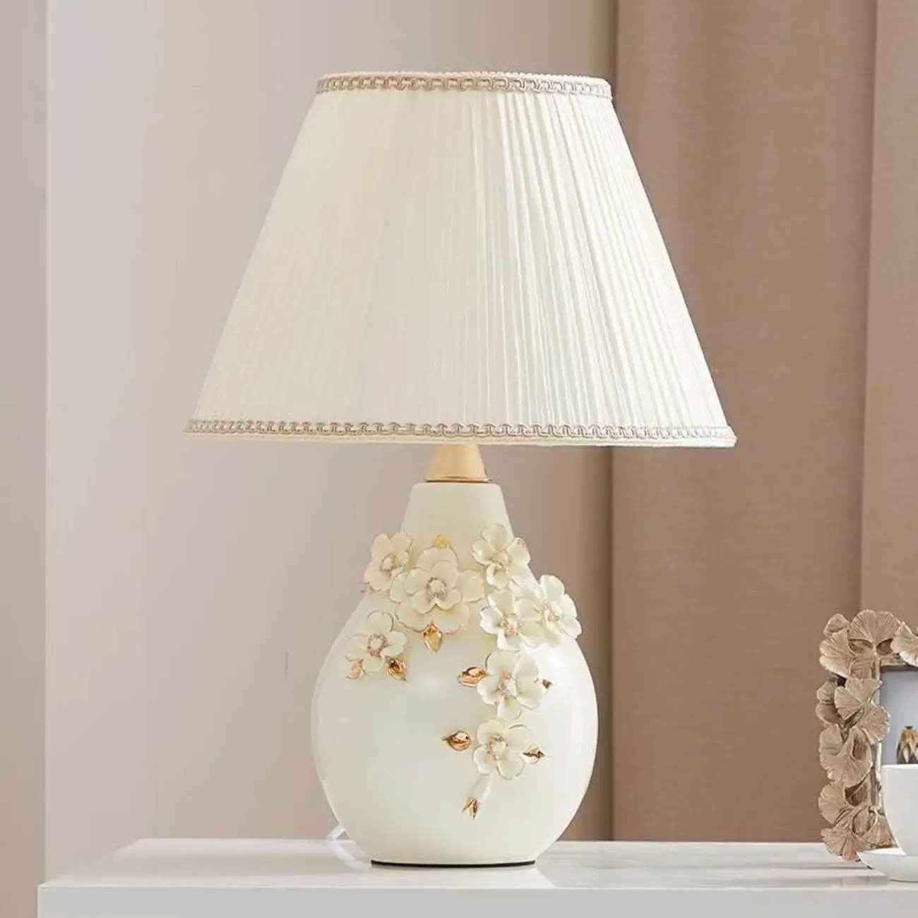 White Ceramic Ceramic Carved Table Lamp with Fabric Lampshade
