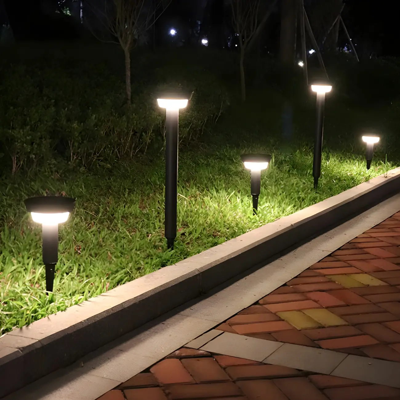 Modern Round Stake Solar Metal Landscape Lighting