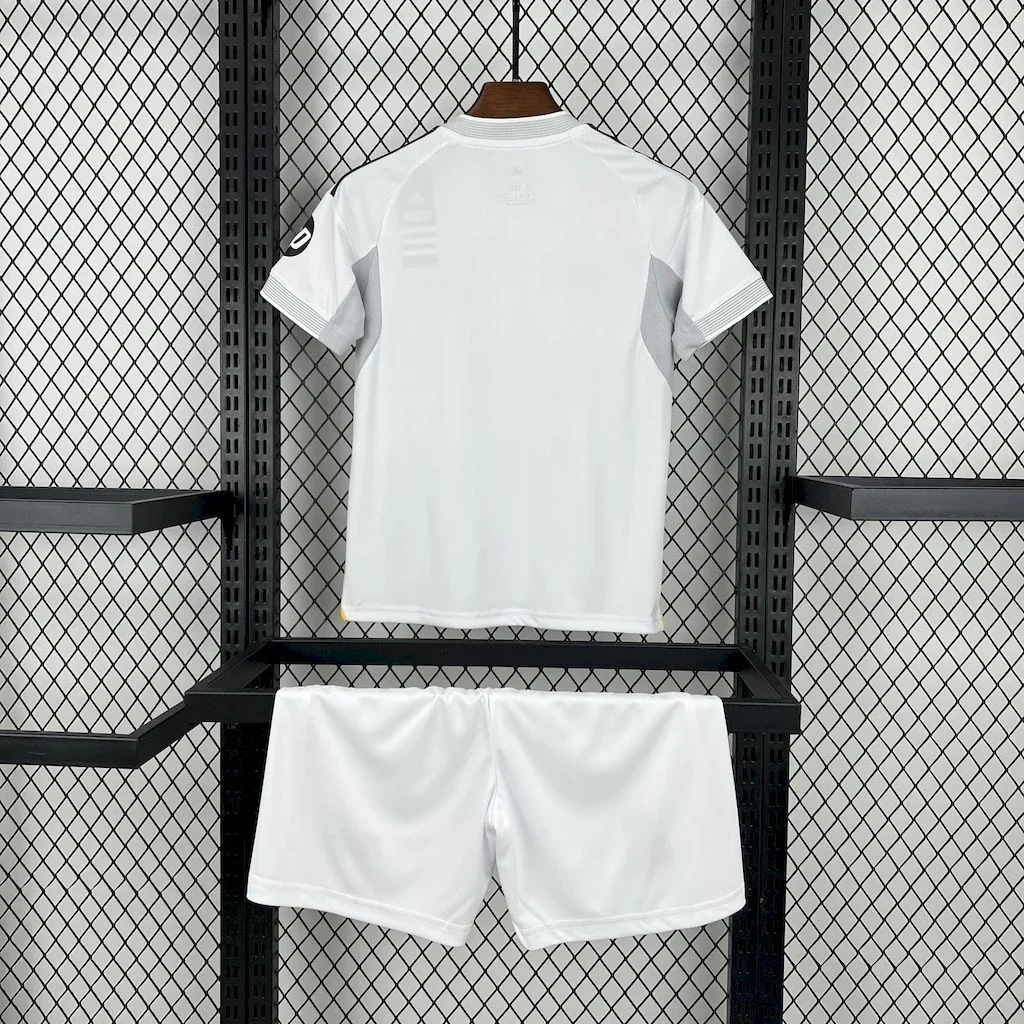 Kit Enfant Real Madrid 2025-26