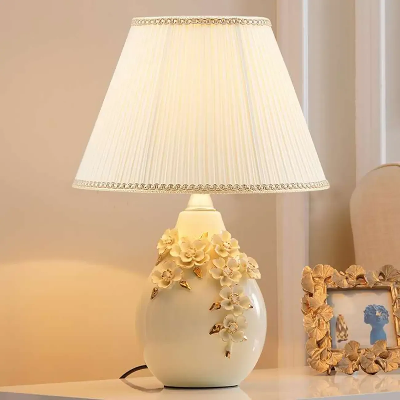 White Ceramic Ceramic Carved Table Lamp with Fabric Lampshade