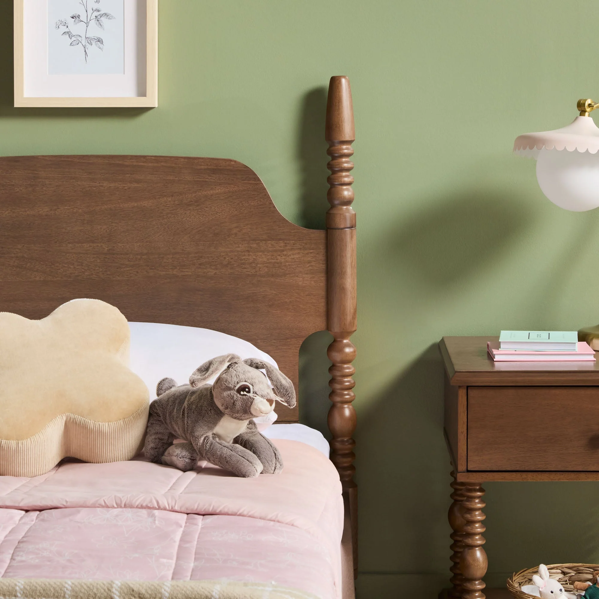 Traditional Vivienne Easy Assembly Solid Wood Twin Bedframe