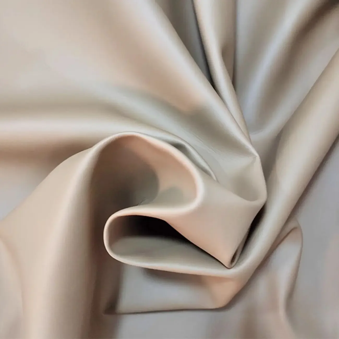 Elegant White Leather Ergonomic Swivel Office Chair