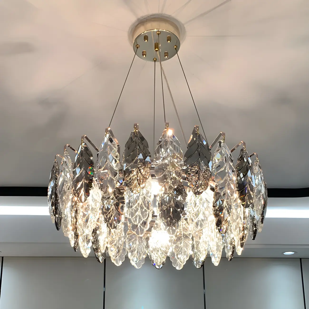Exquisite Round Multi-light Crystal Leaf Chandelier