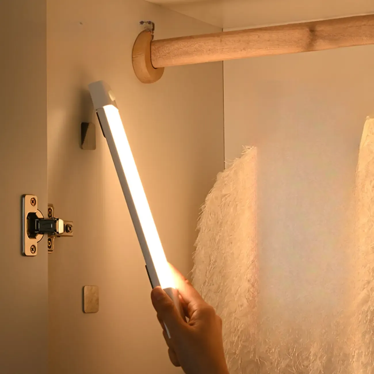 1-Light Modern Black Geometric LED Vanity Light