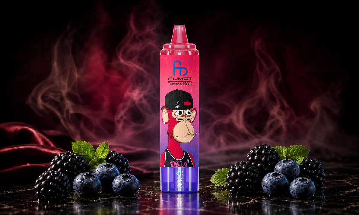 FUMOT Tornado 15000 Bluesour Raspberry – E-Zigarette in einer atmosphärischen Produktszene