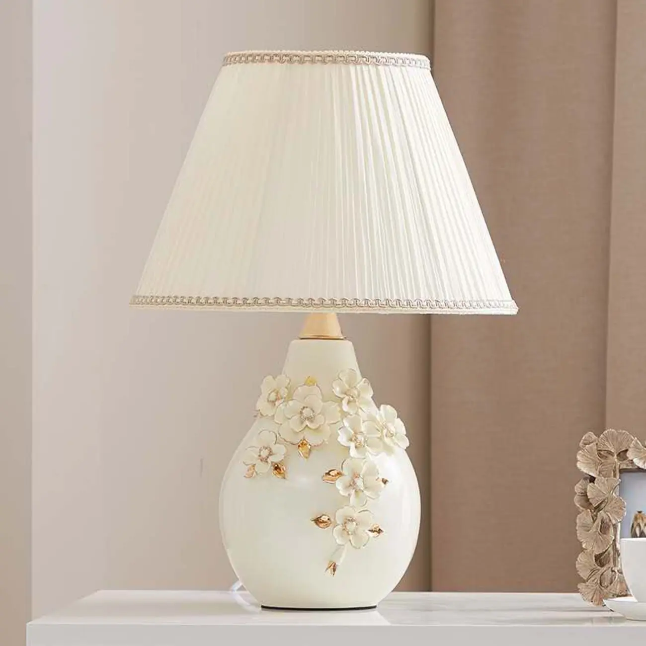 White Ceramic Ceramic Carved Table Lamp with Fabric Lampshade