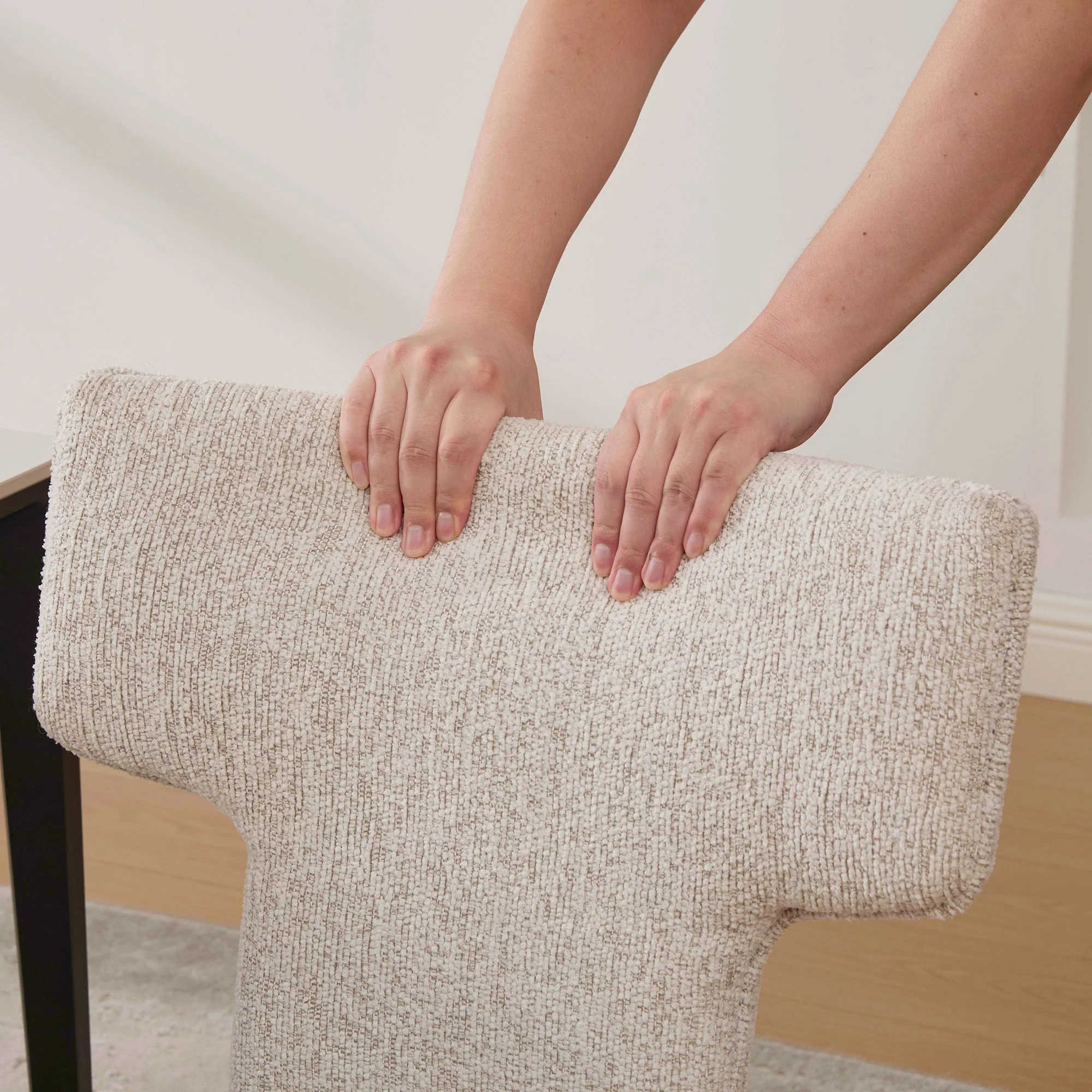 Curve Design Wide Modern Upholstered Chenille Dining Chair Set of 4