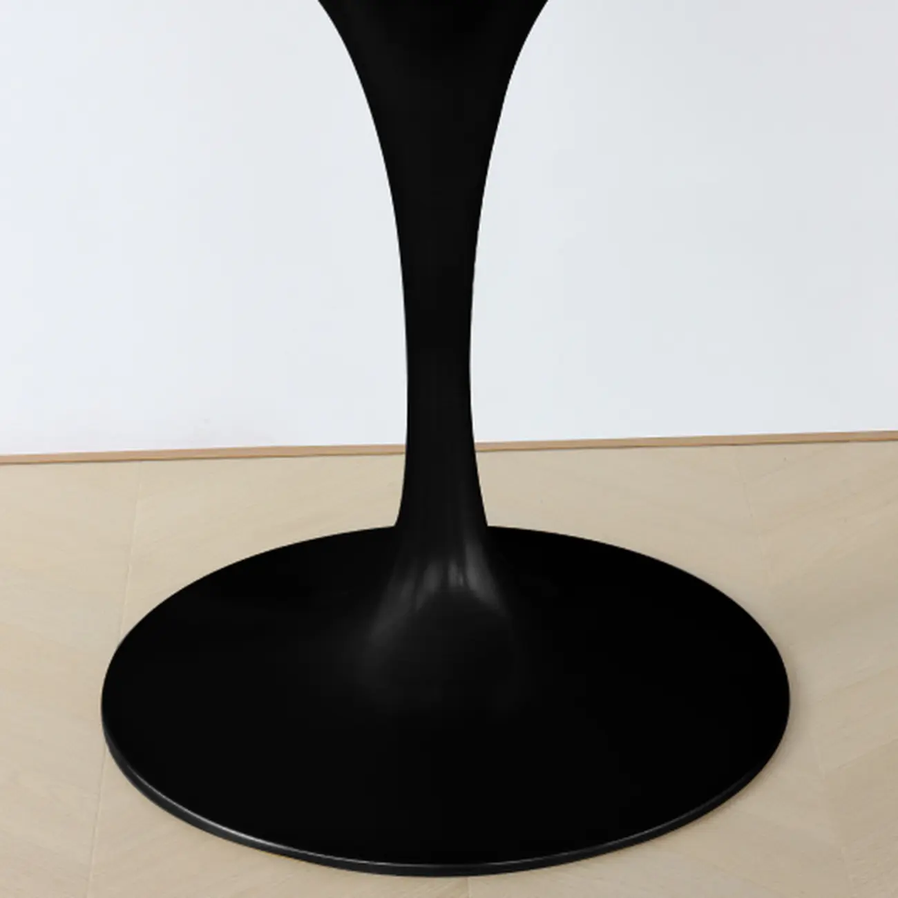 Casual Black Metal Wood Round Dining Table