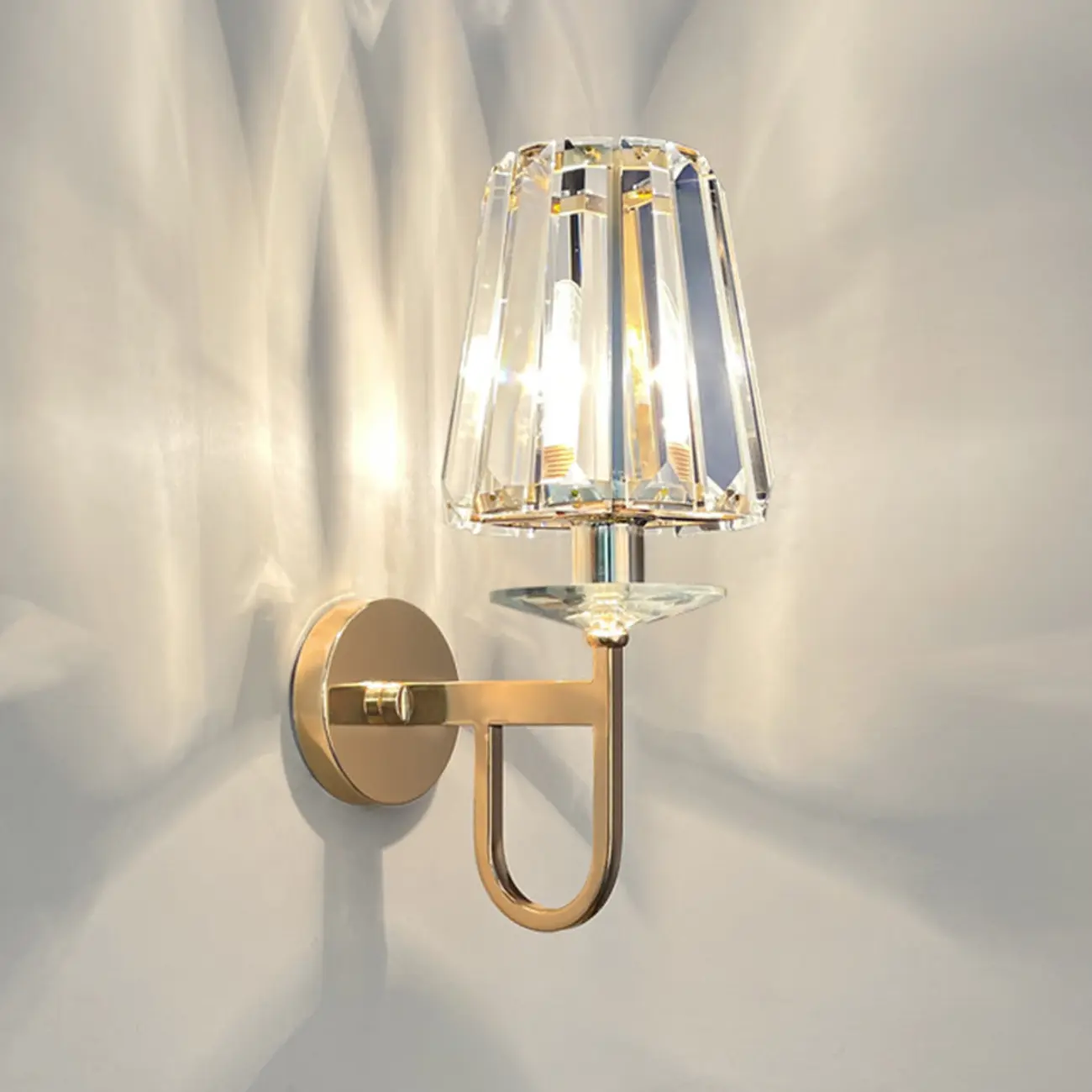 Elegant Crystal Smooth Gilded Metal Wall Sconce