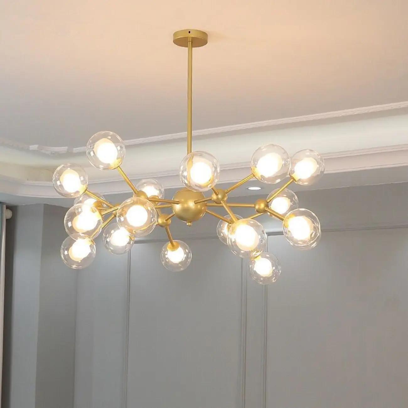 Modern Glass Globes LED Chandelier with Sputnik Design