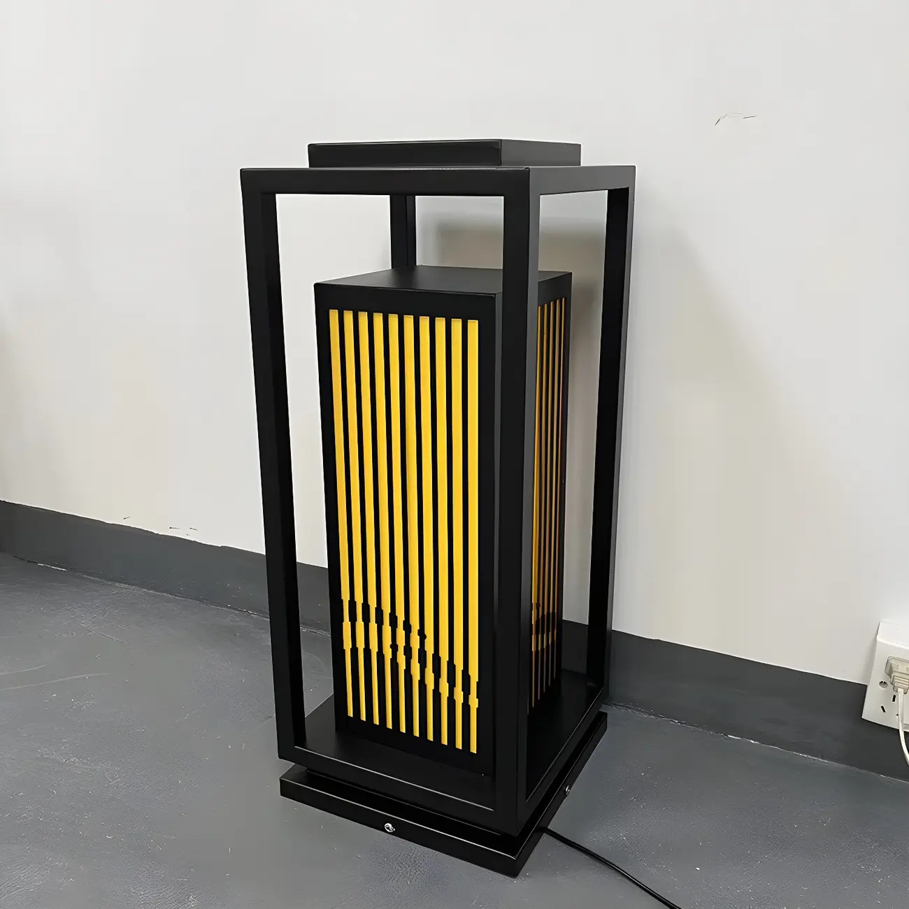 Elegant Vertical Open Rectangle Shade Post Cap Light