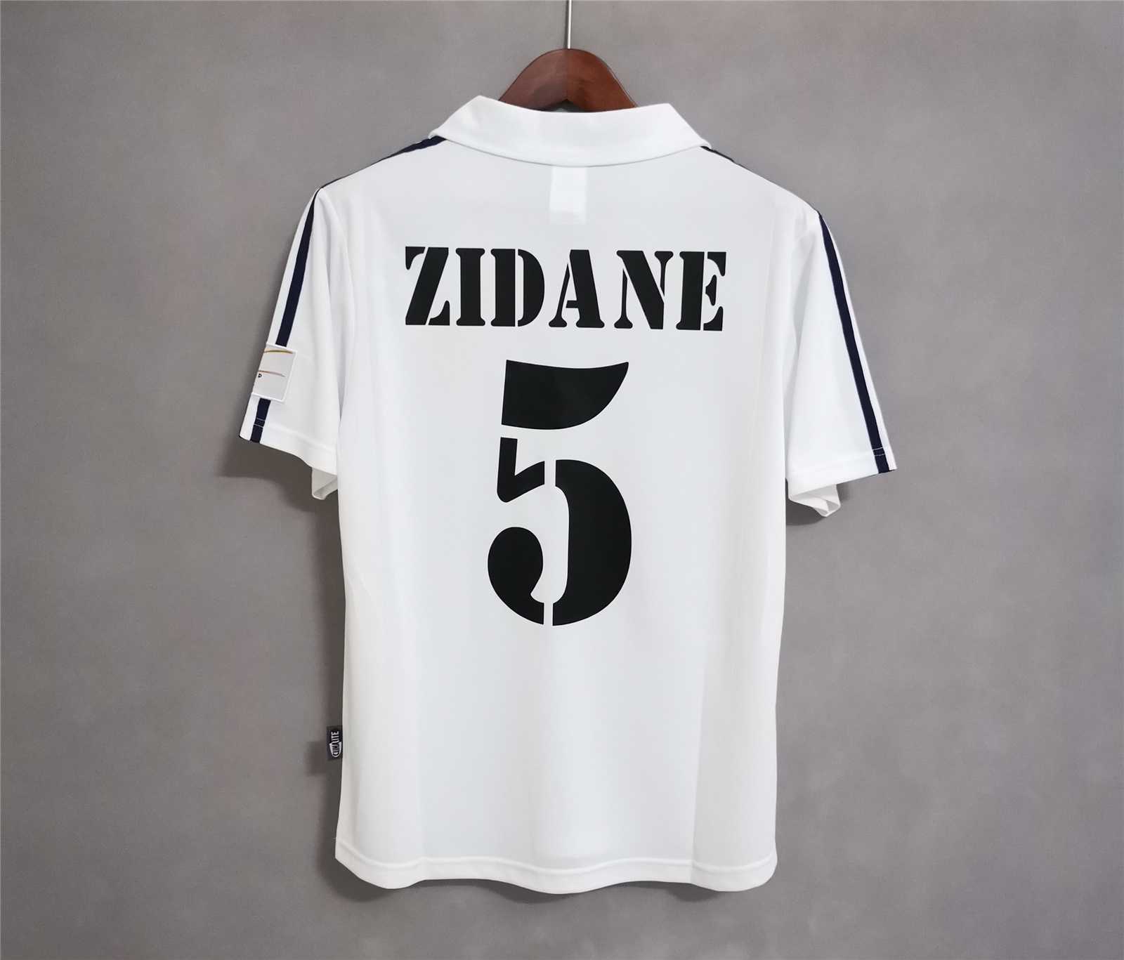 Maillot Retro Real Madrid domicile 2001/02