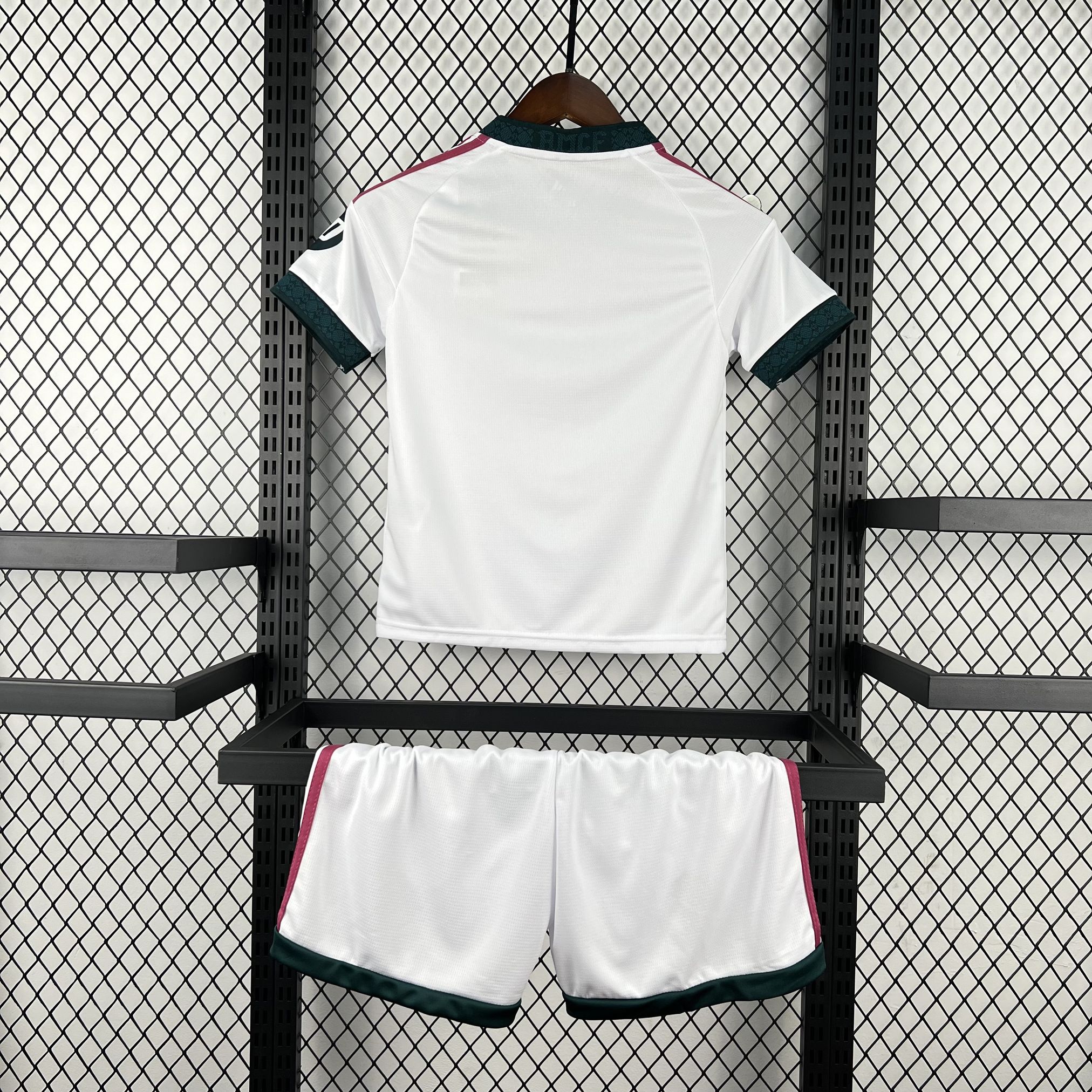 Kit Enfant Real Madrid domicile 2026/27