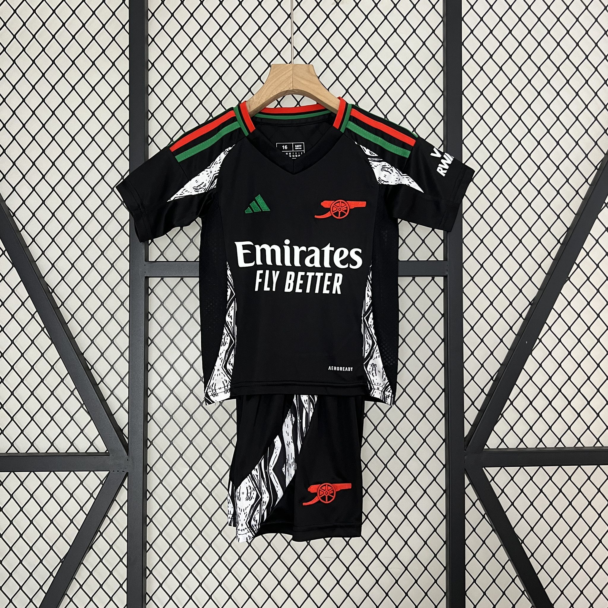 Kit Enfant Arsenal extérieur 2024/25