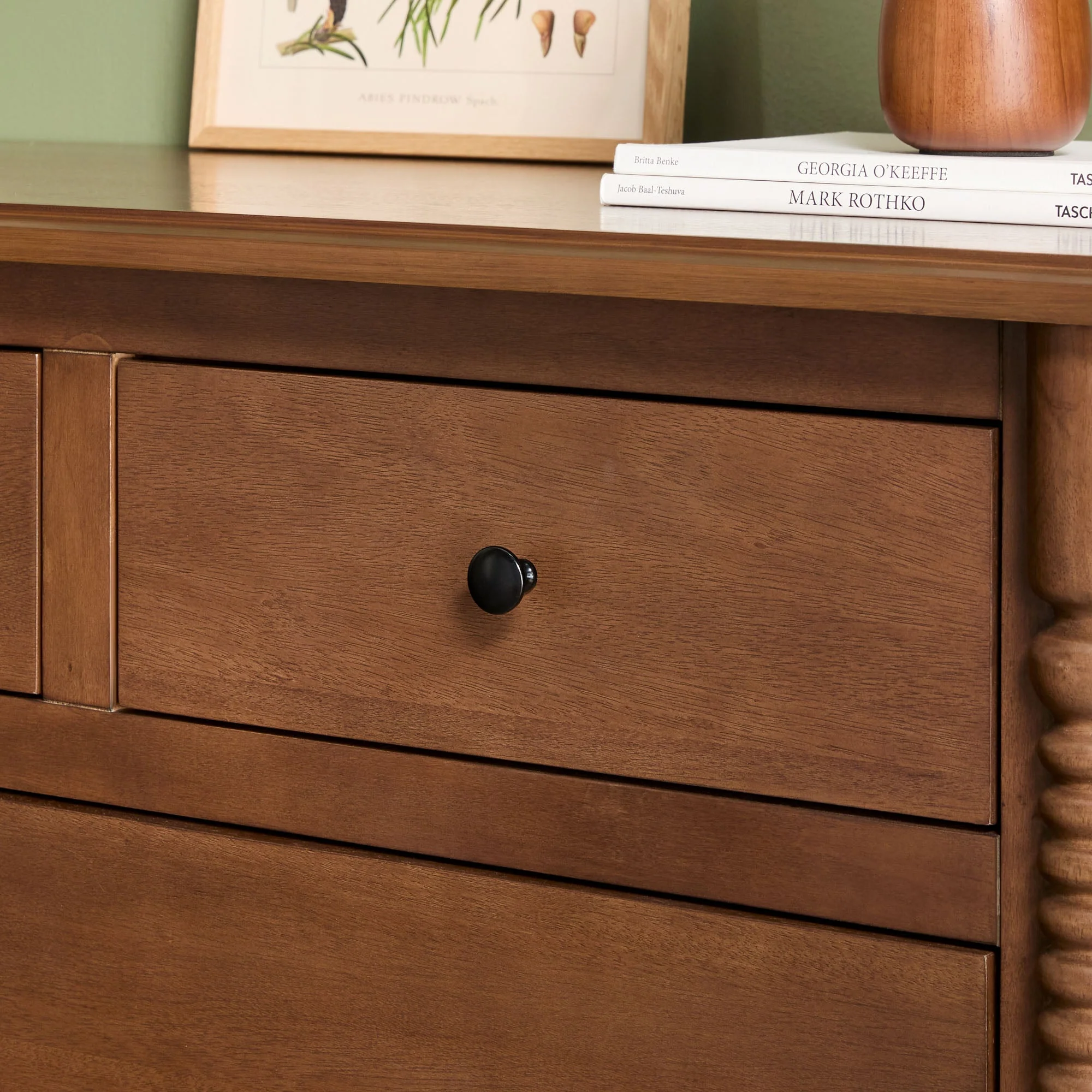 Traditional Vivienne 5-Drawer Easy Assembly Solid Wood Dresser