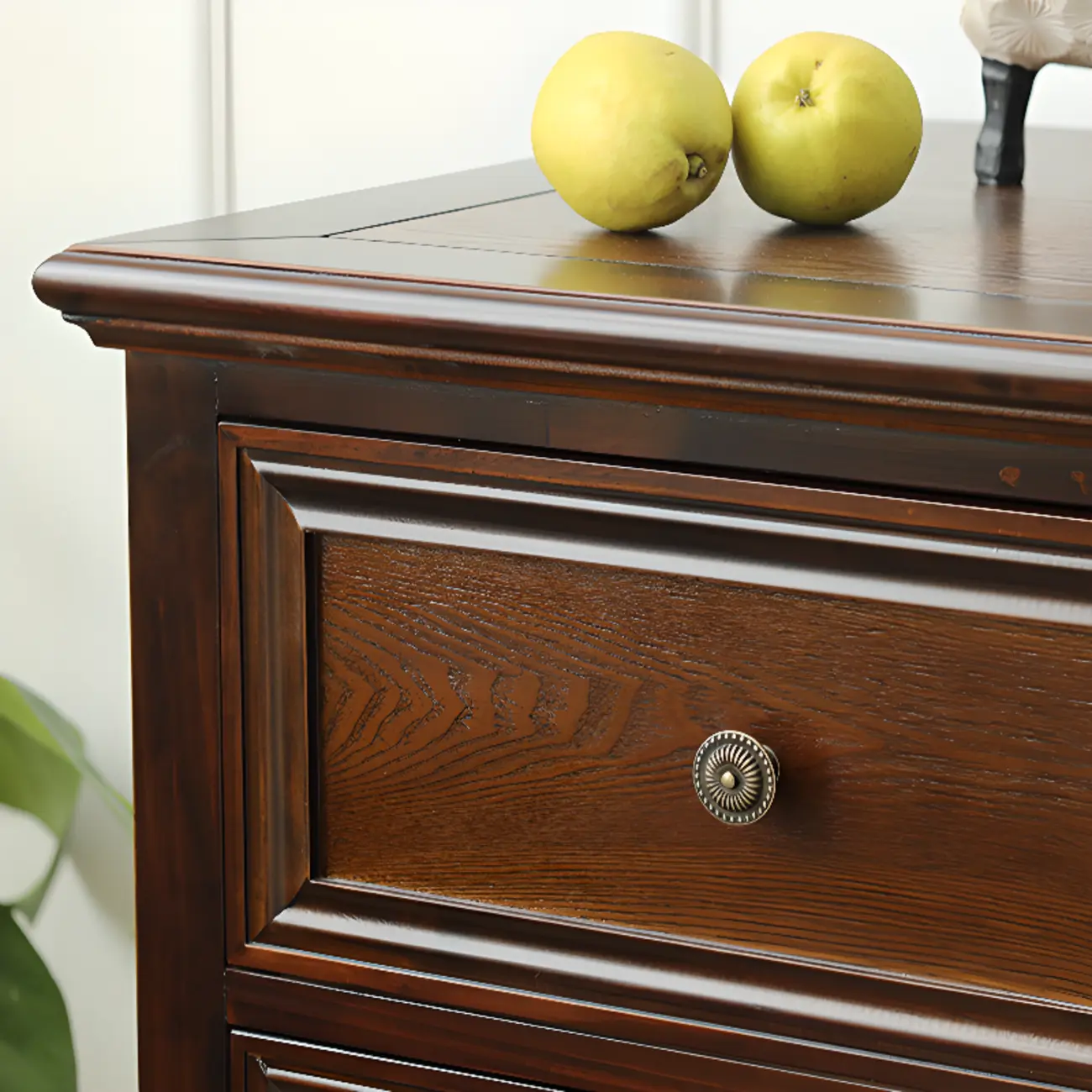 Traditional  6-Drawer White Wood Dresser