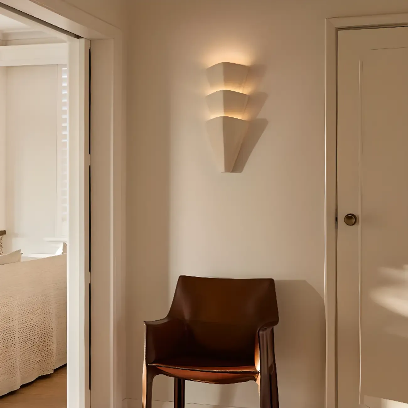 White Modern Geometric Metal Wall Sconce Lamp for Living Room