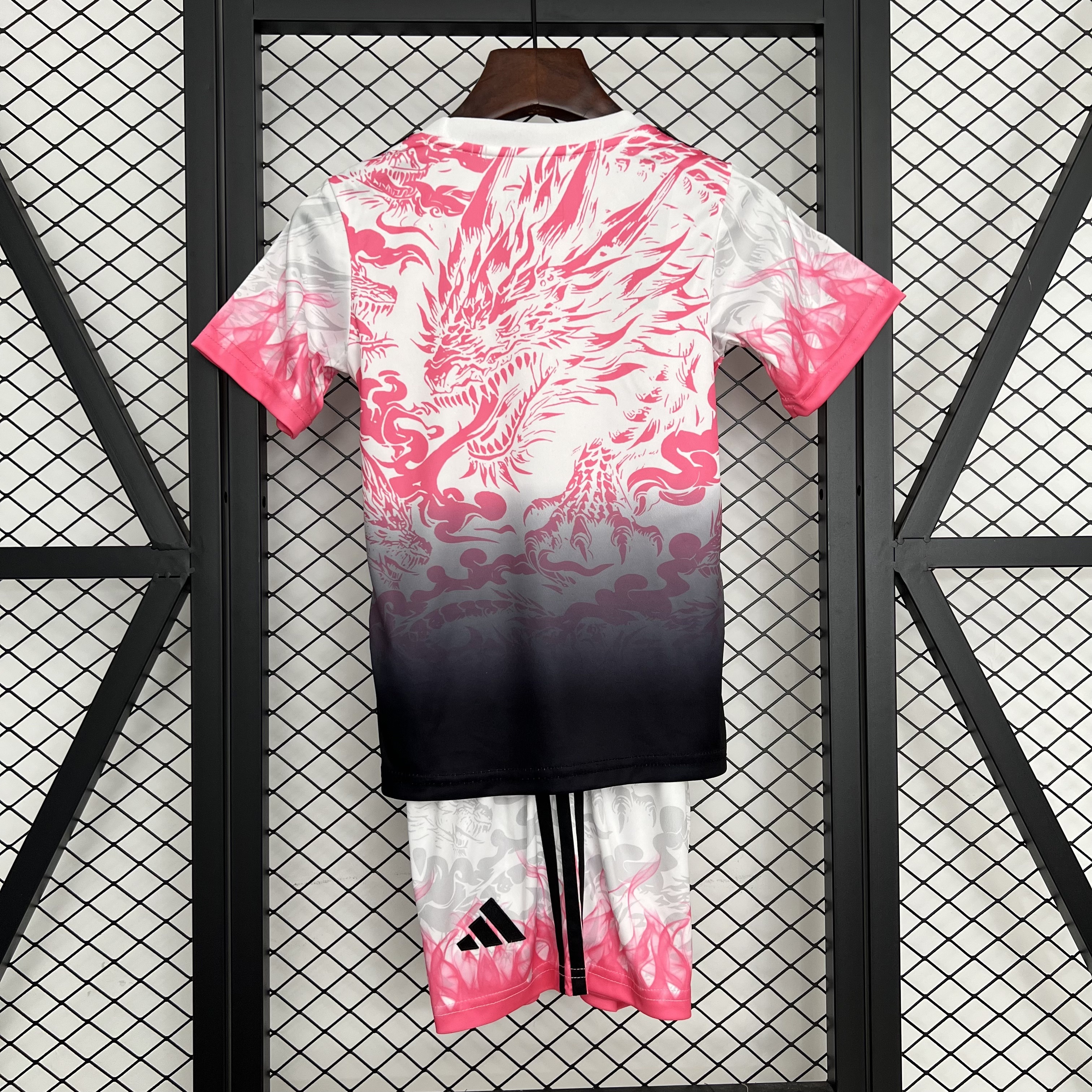 Kit Enfant Real Madrid Concept 2025/26