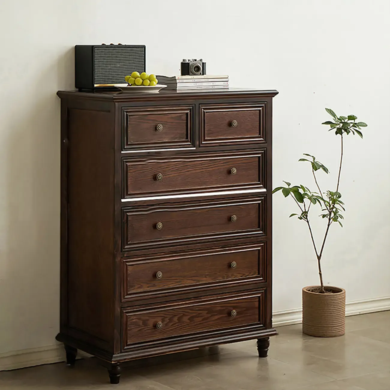 Traditional  6-Drawer White Wood Dresser