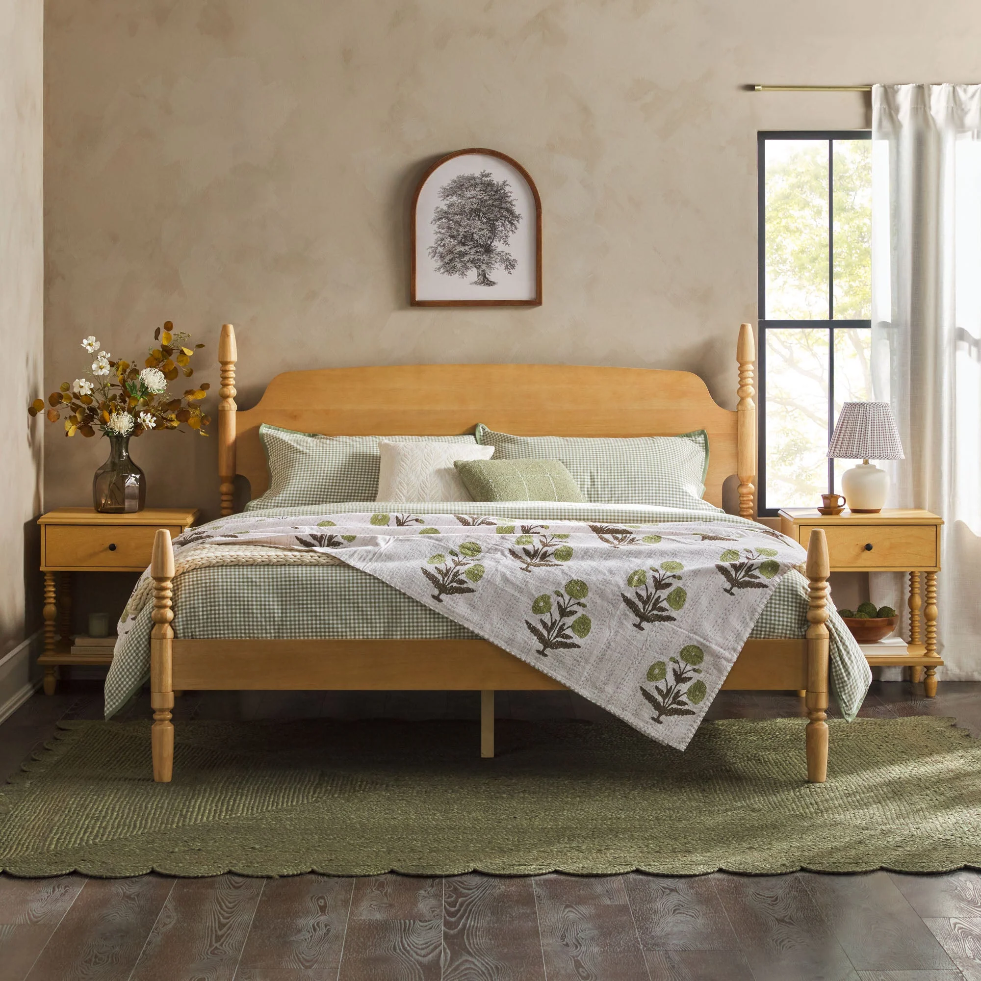 Traditional Vivienne Easy Assembly Solid Wood Bed