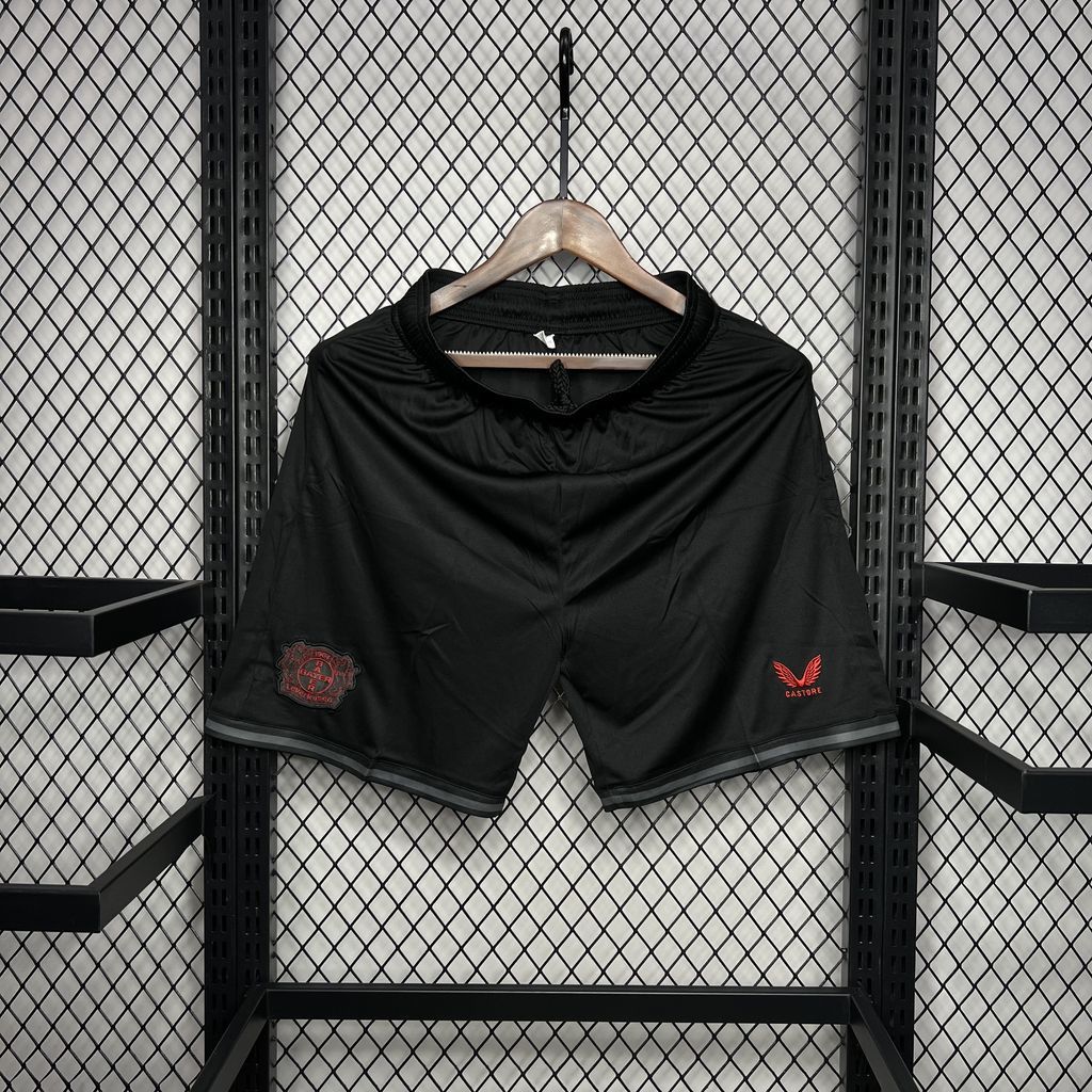 Short Leverkusen domicile 2024/25