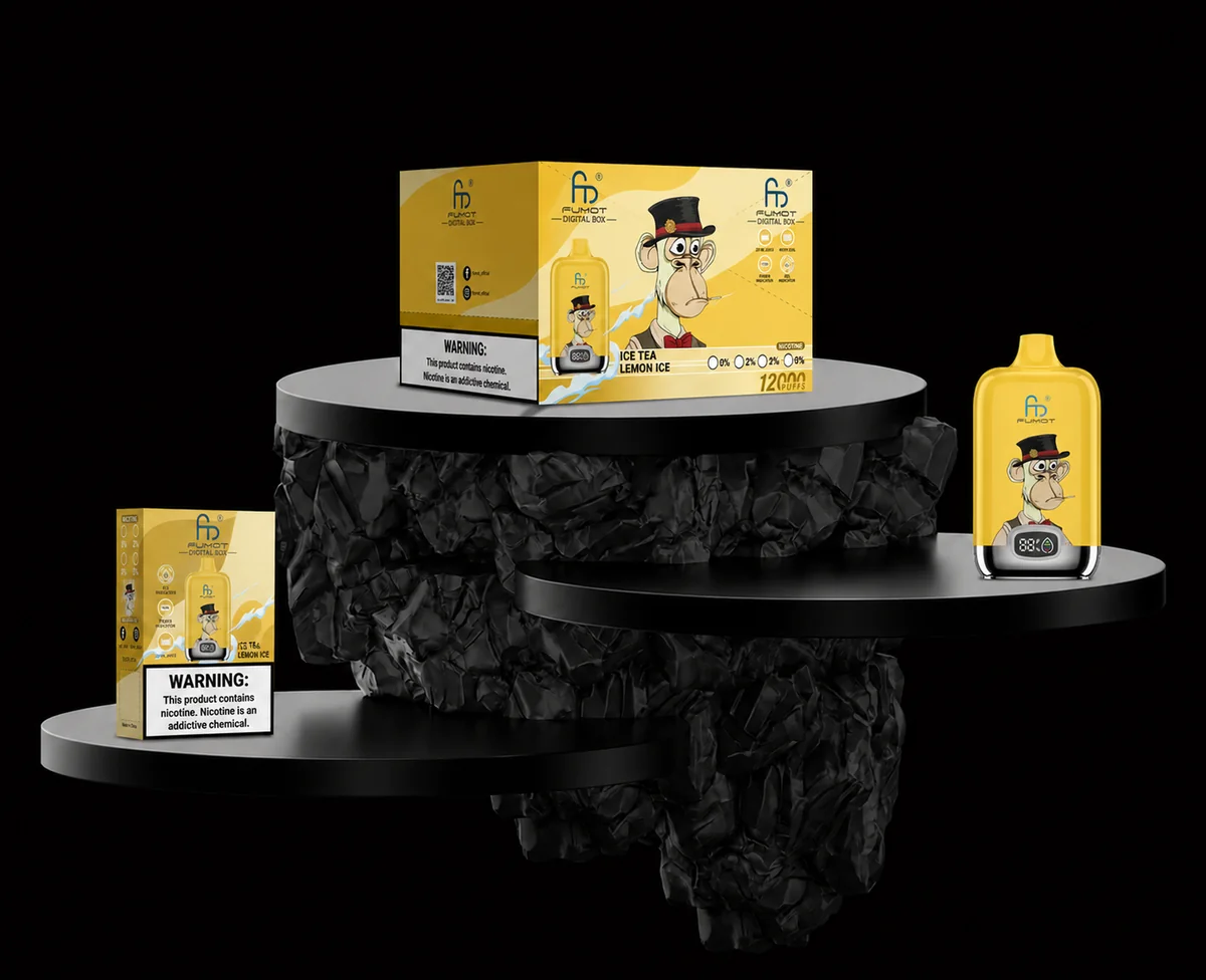 Fumot Digital Box 12000 Ice Tea Lemon Ice Gerät und Verpackung auf schwarzem Display-Podest