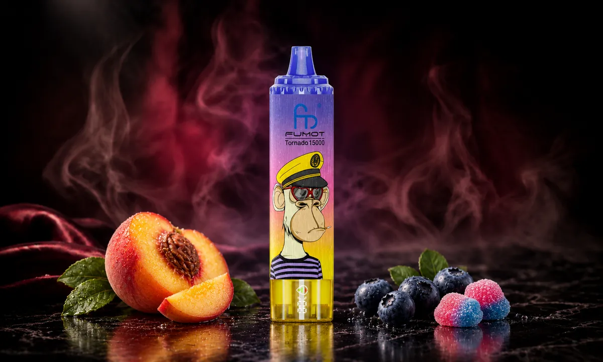 FUMOT Tornado 15000 Peach Blueberry Candy – E-Zigarette in einer atmosphärischen Produktszene