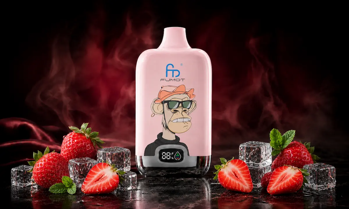 Fumot Digital Box 12000 Strawberry Ice Vape in einer dunklen Rauchszene