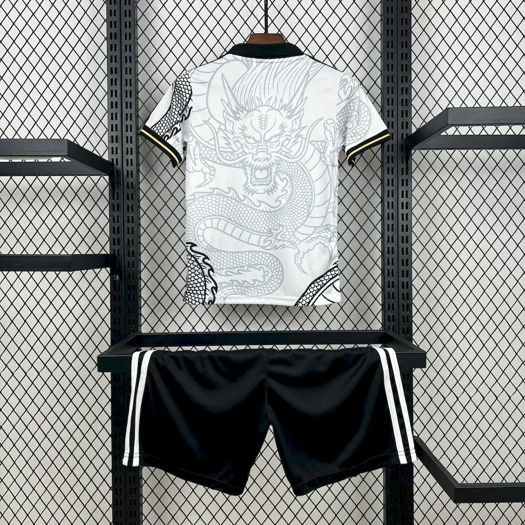 Kit Enfant Real Madrid concept 2022-23