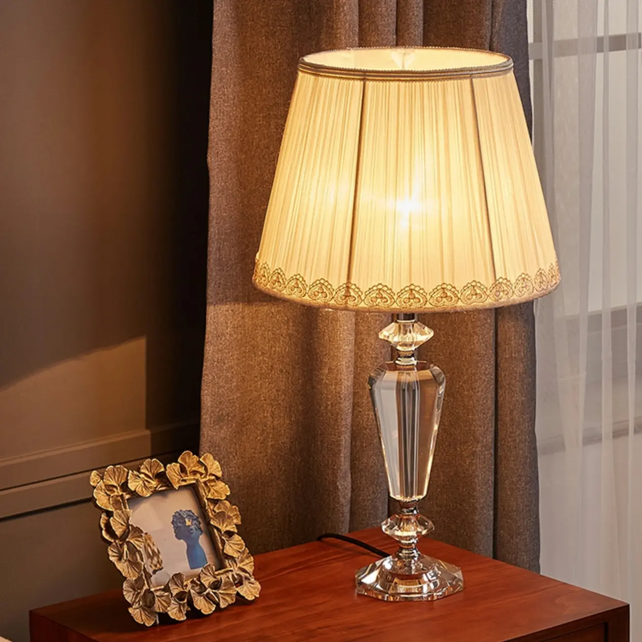 Geometric Multicolor Crystal Table Lamp for Bedside Lighting