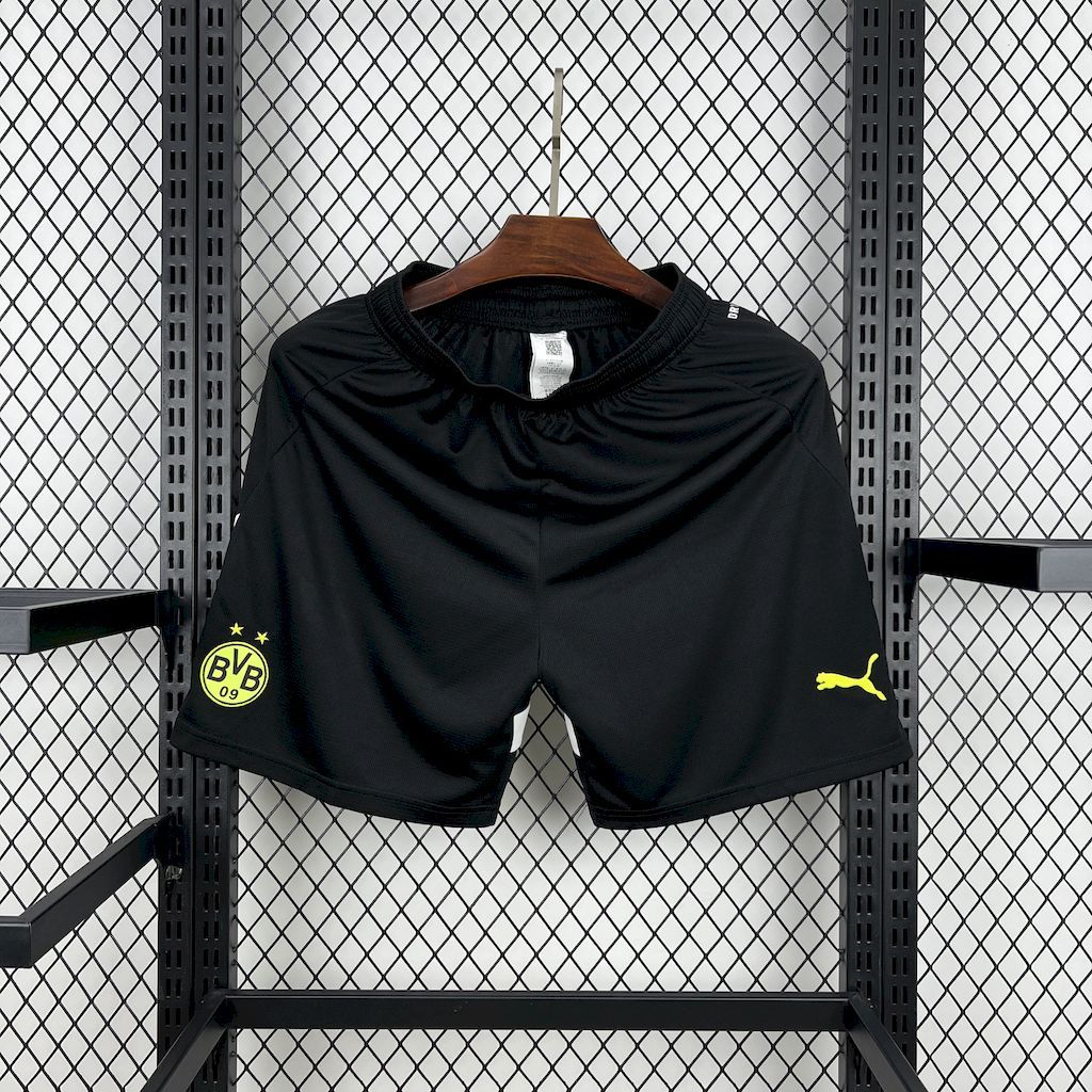 Short Dortmund domicile 2026/27