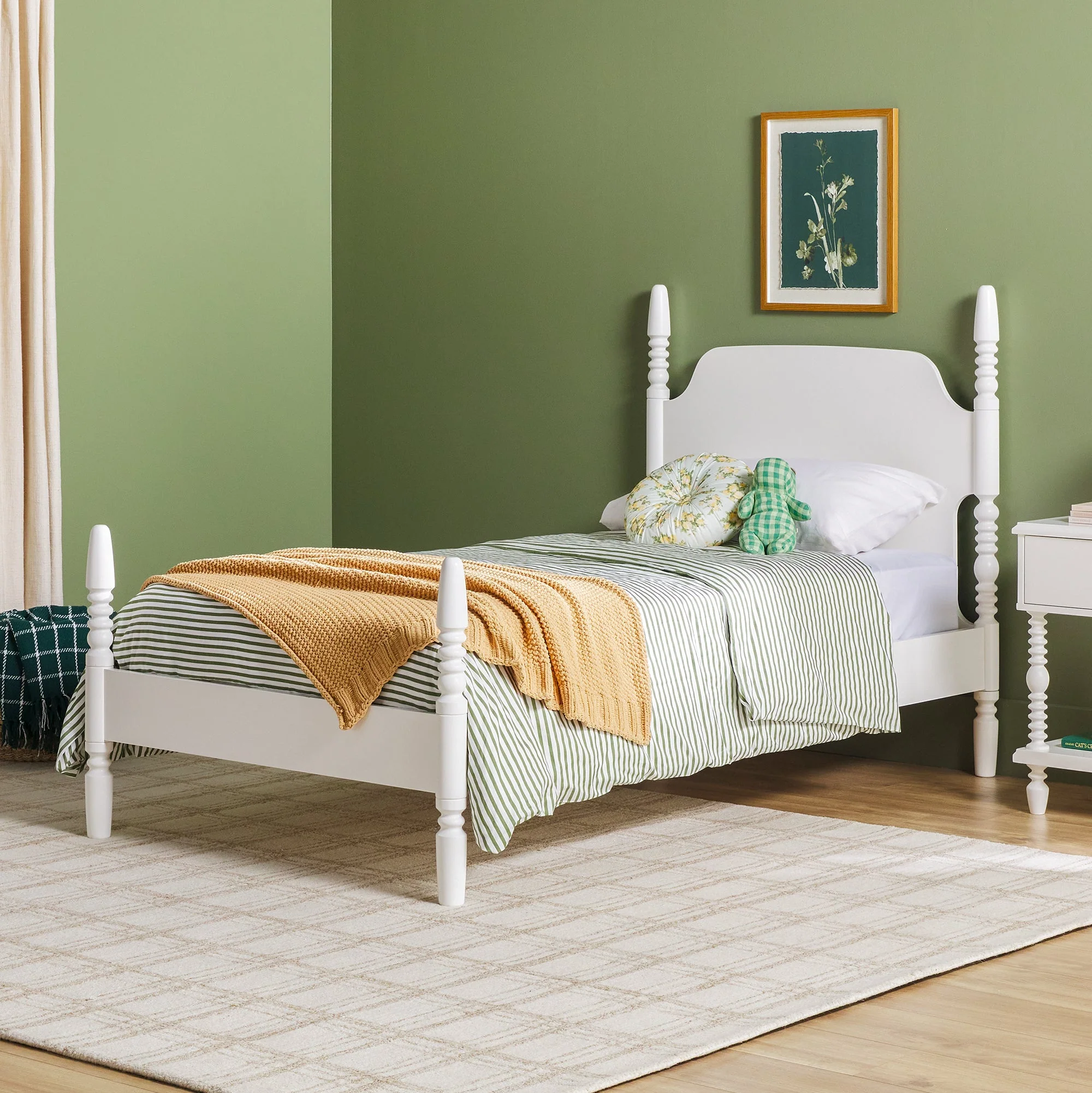 Traditional Vivienne Easy Assembly Solid Wood Twin Bedframe