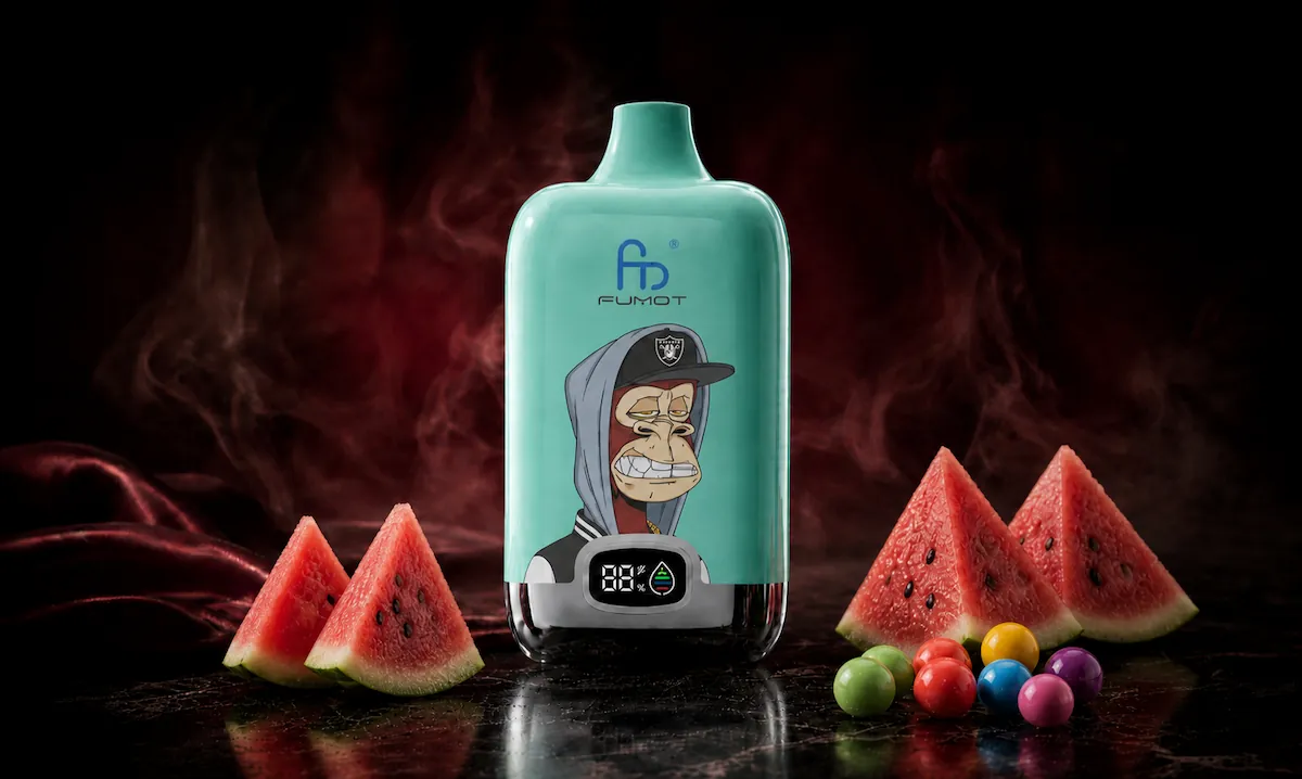 Fumot Digital Box 12000 Watermelon Bubble Gum Vape in einer dunklen Rauchszene