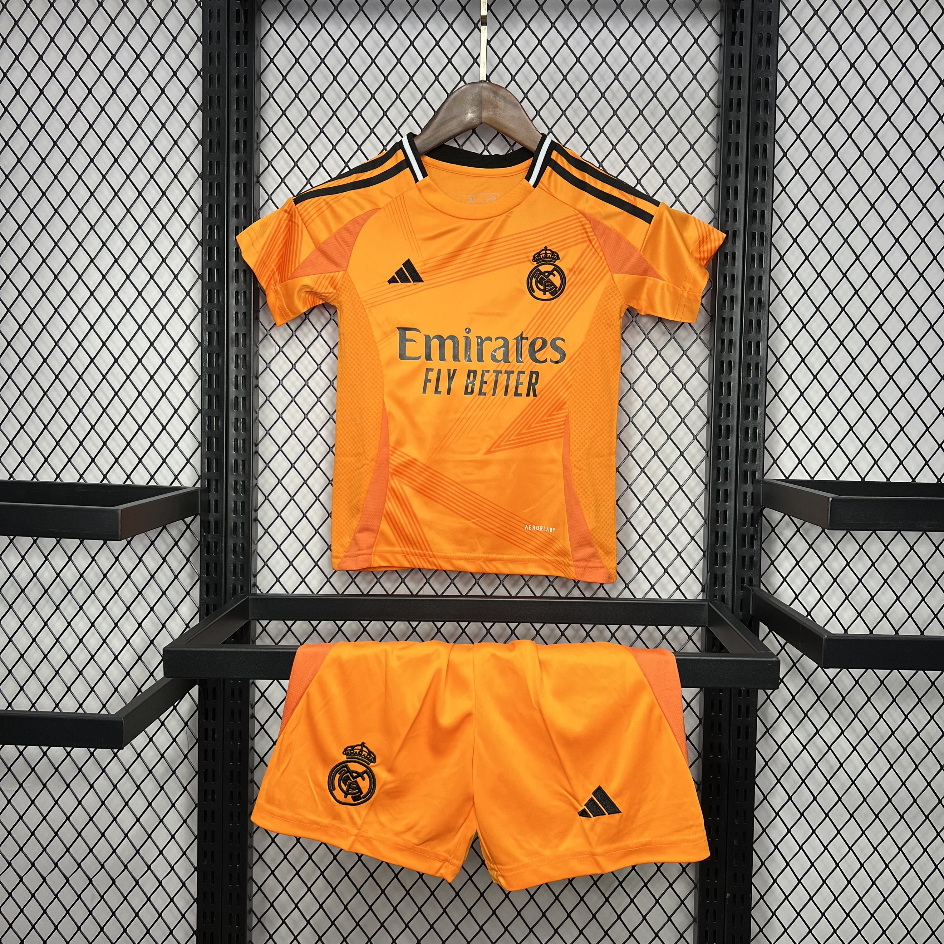 Kit Enfant Real Madrid extérieur 2024/25