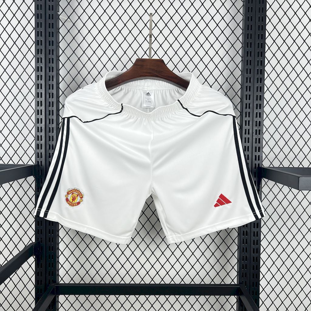 Short Manchester United domicile 2025/26