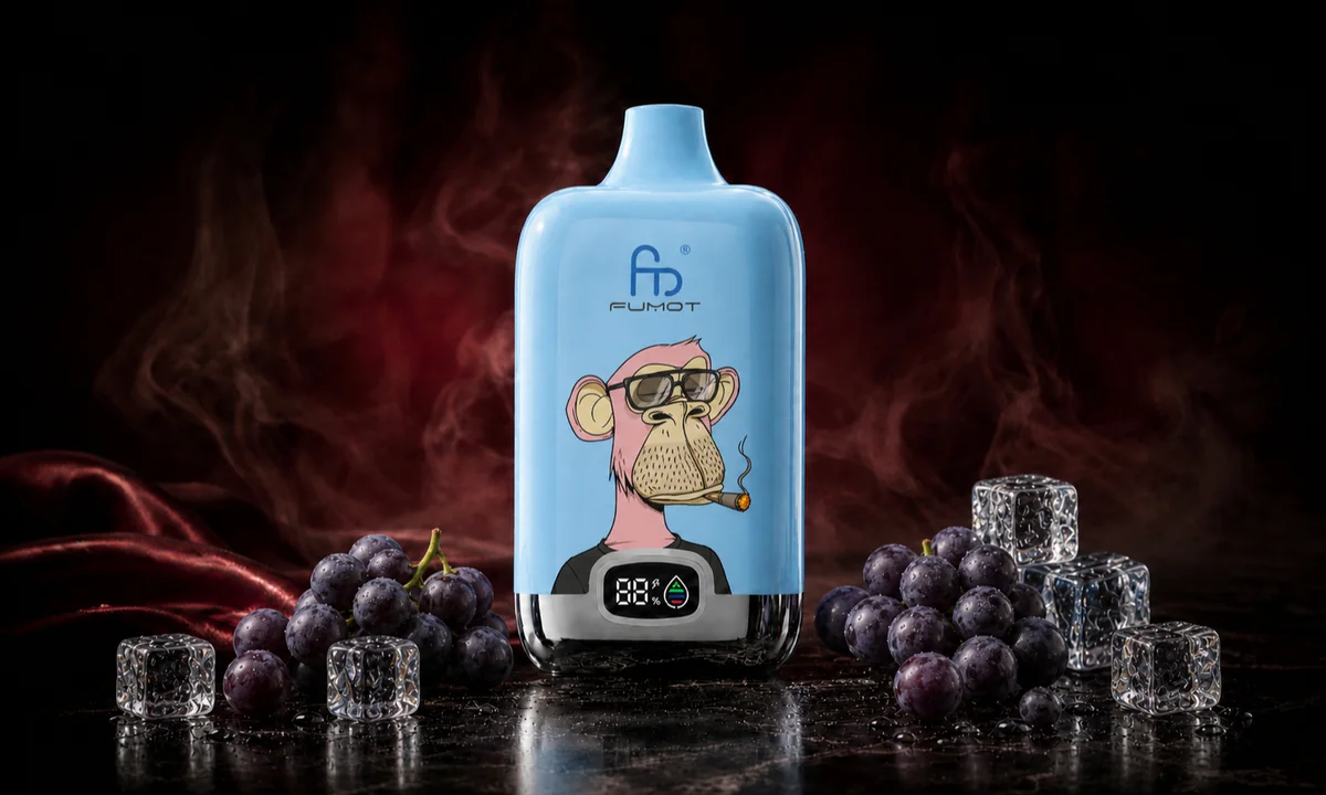 Fumot Digital Box 12000 Grape Ice Vape in einer dunklen Rauchszene