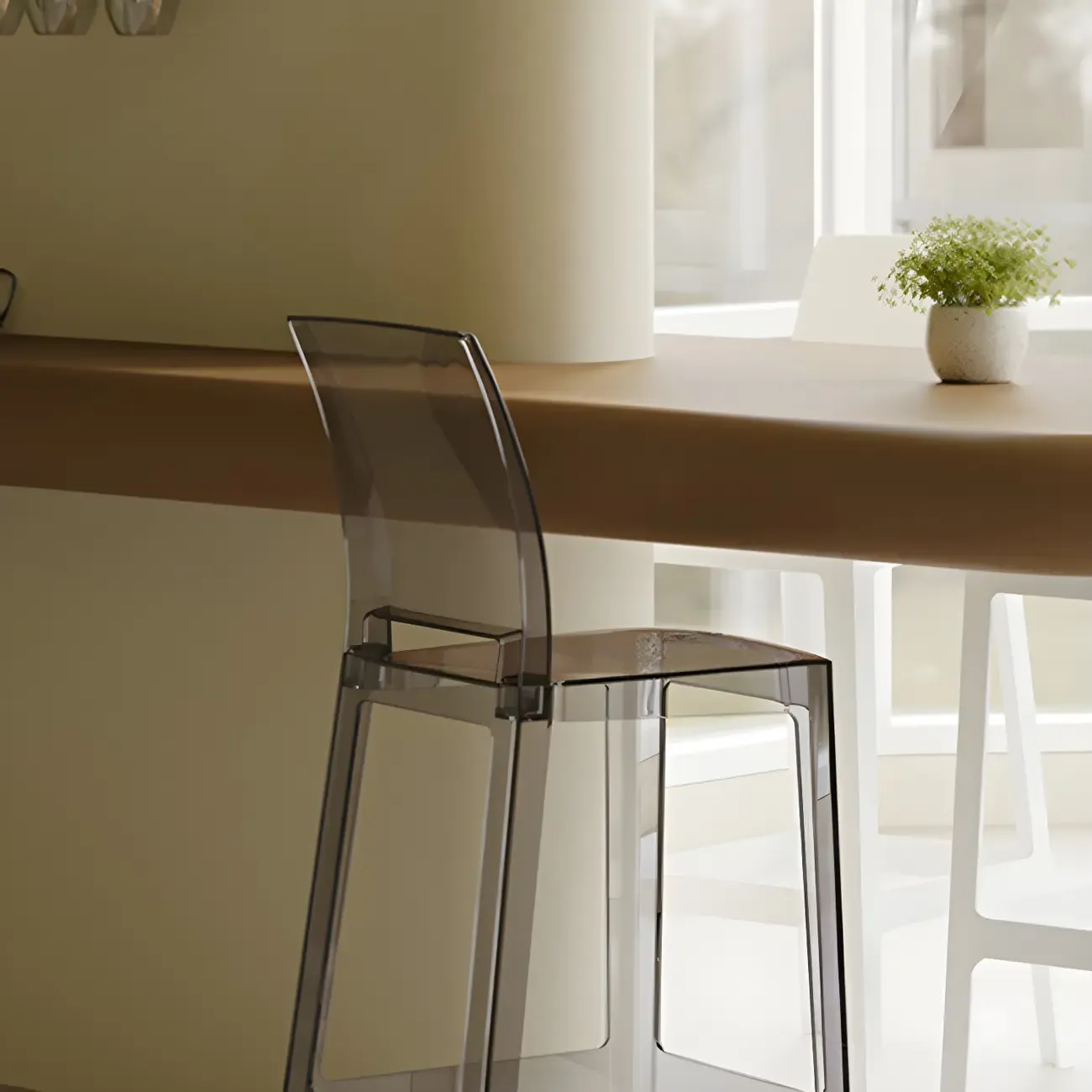Modern Acrylic Smooth Elegant Circular Backrest Bar Stool