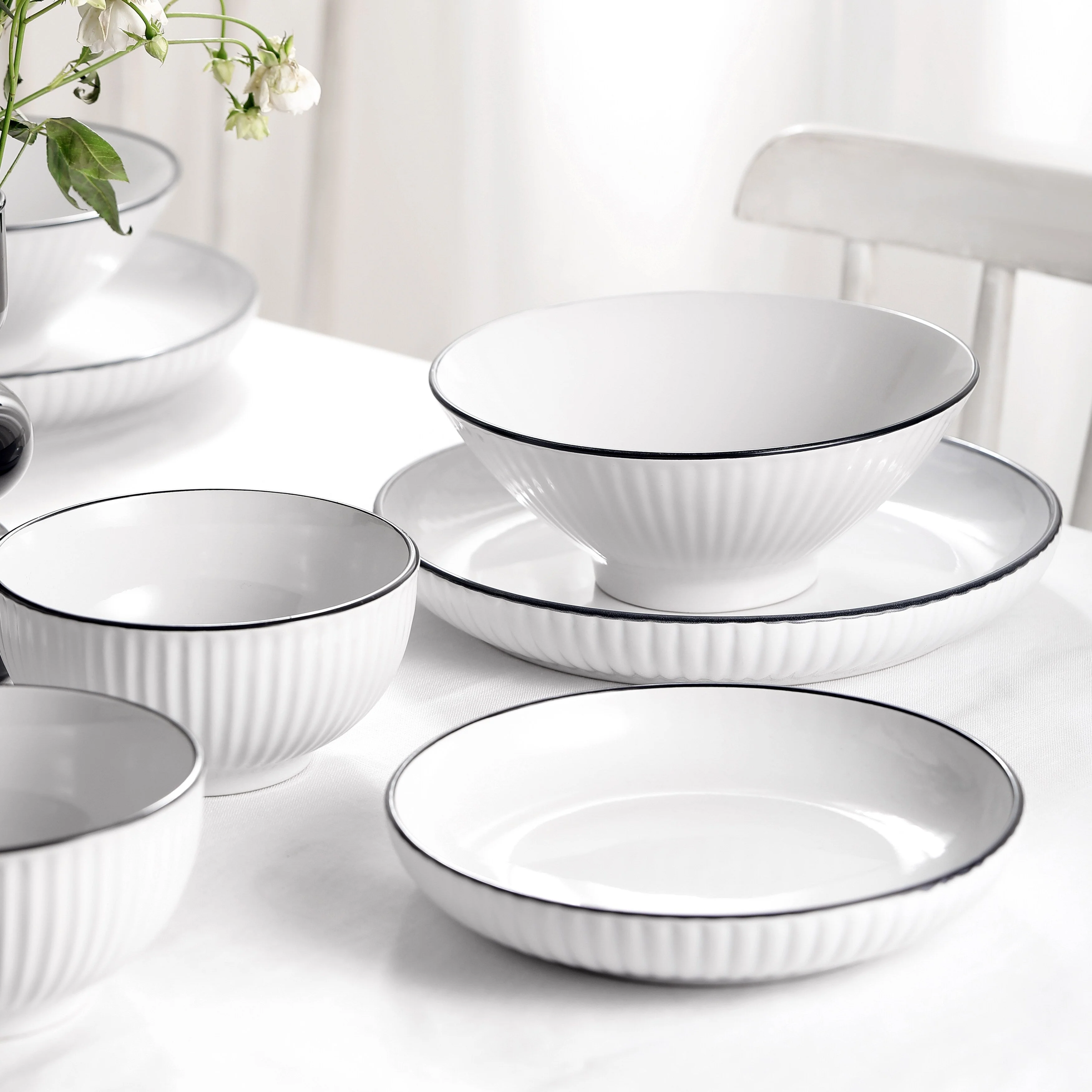 Christian Siriano Lustra Stoneware Dinnerware Set