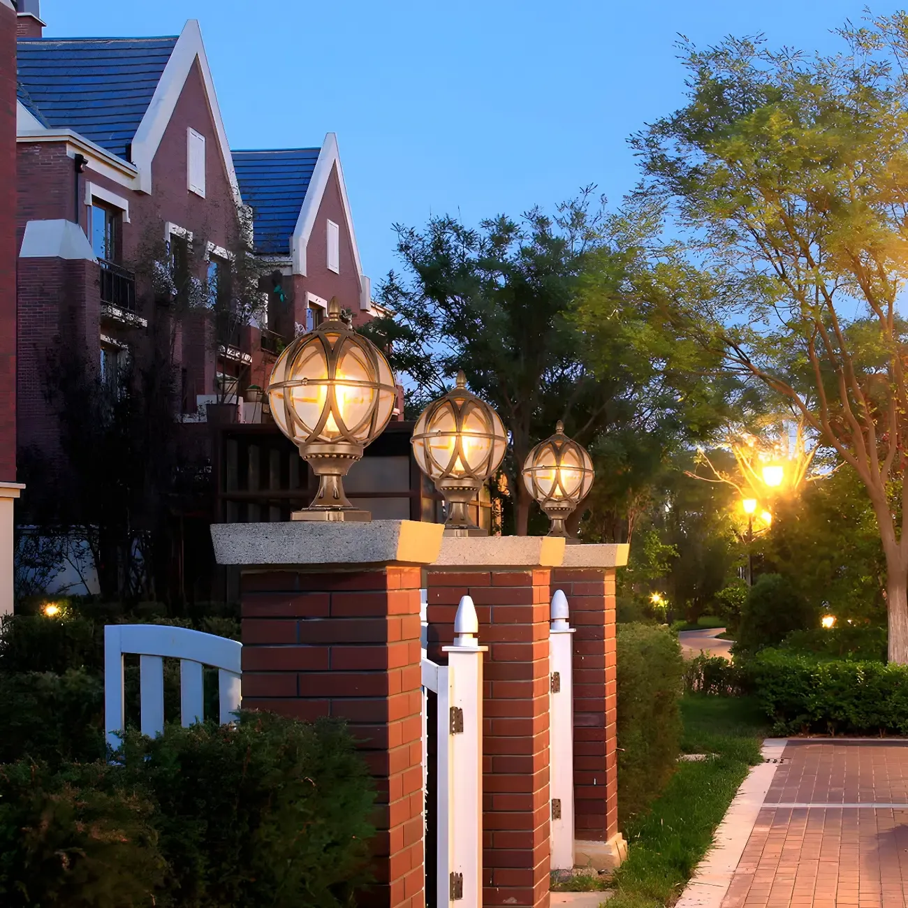 Retro Metal Glass Globe Post Cap Light