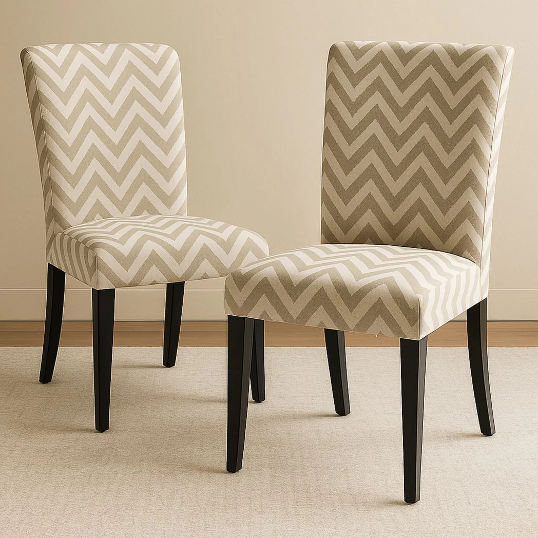 Ensemble de 2 chaises de salle à manger en tissu à motif chevron beige, pieds en bois massif, 95 cm de hauteur